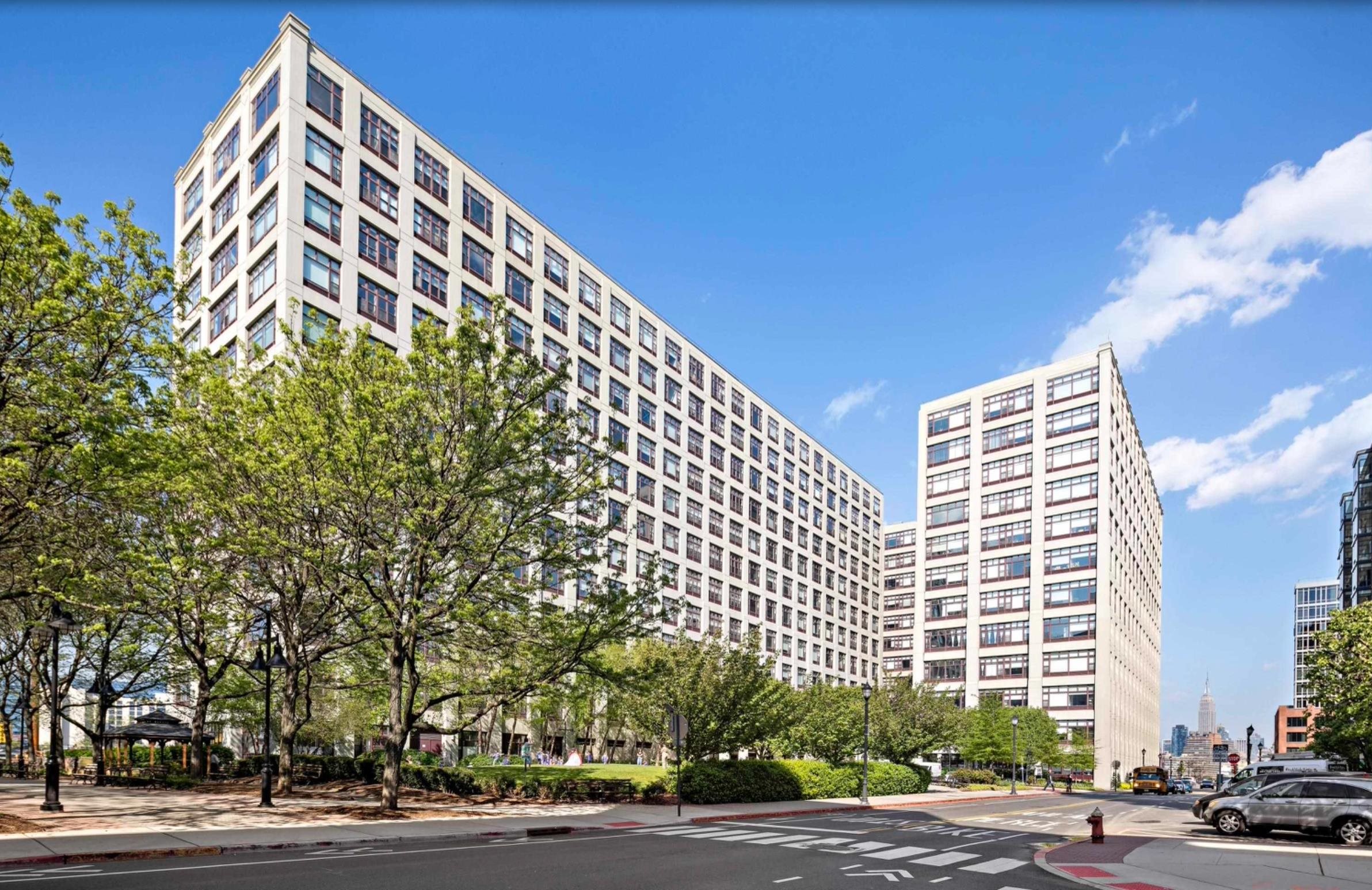 1500 HUDSON ST Unit: 4B