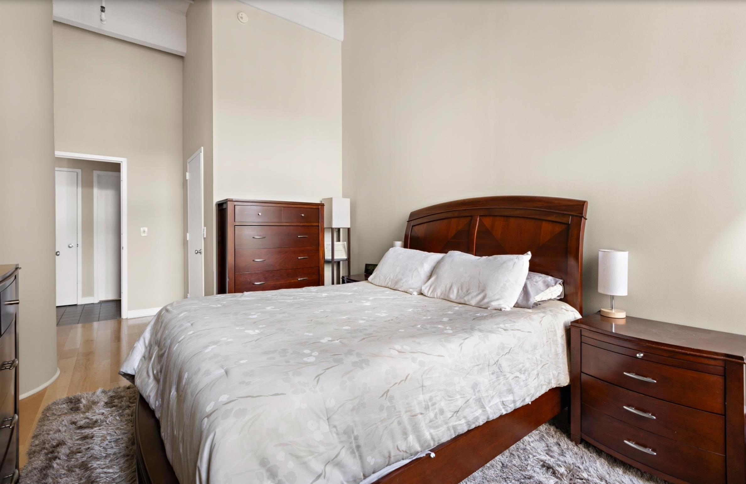 1500 HUDSON ST Unit: 4B