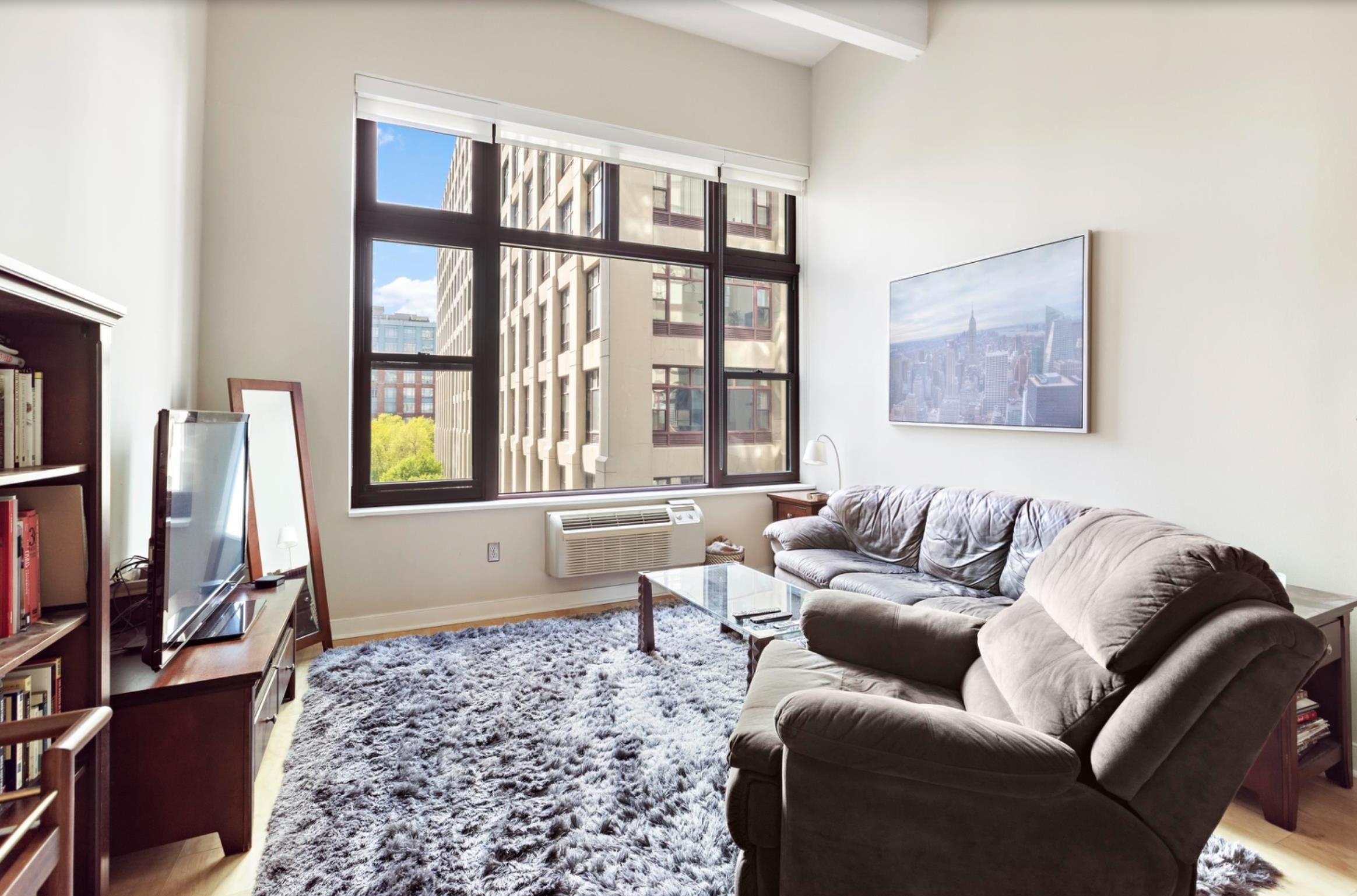 1500 HUDSON ST Unit: 4B