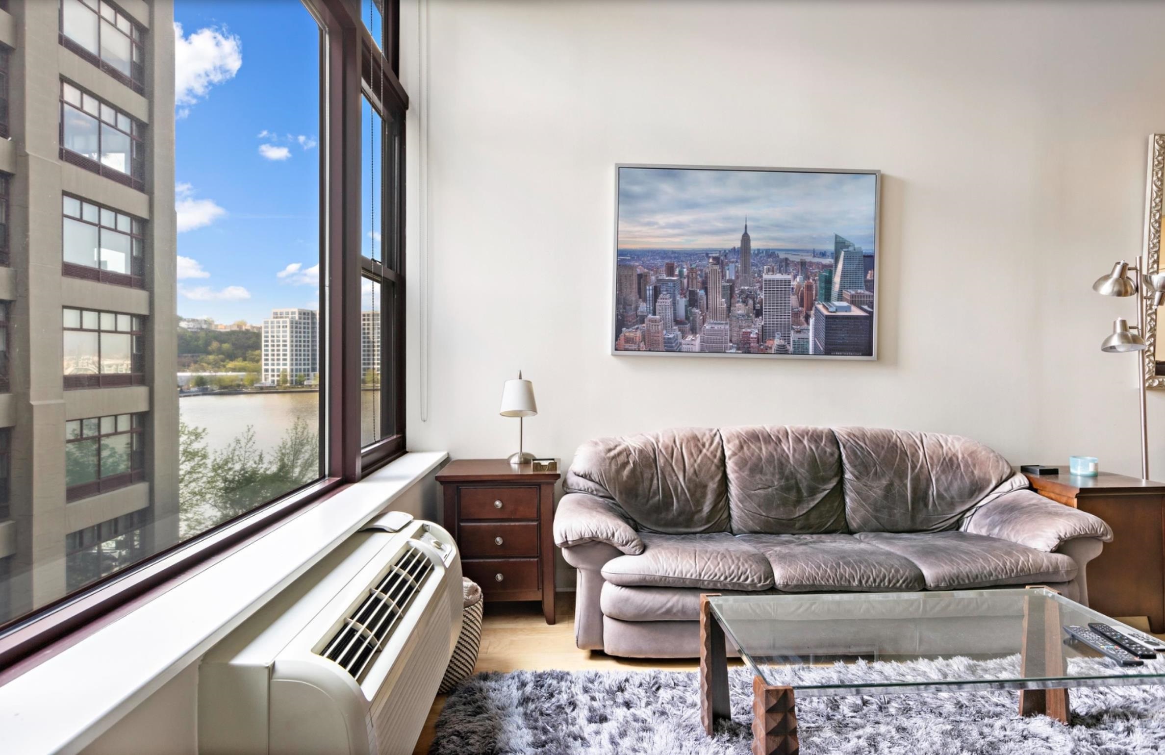 1500 HUDSON ST Unit: 4B