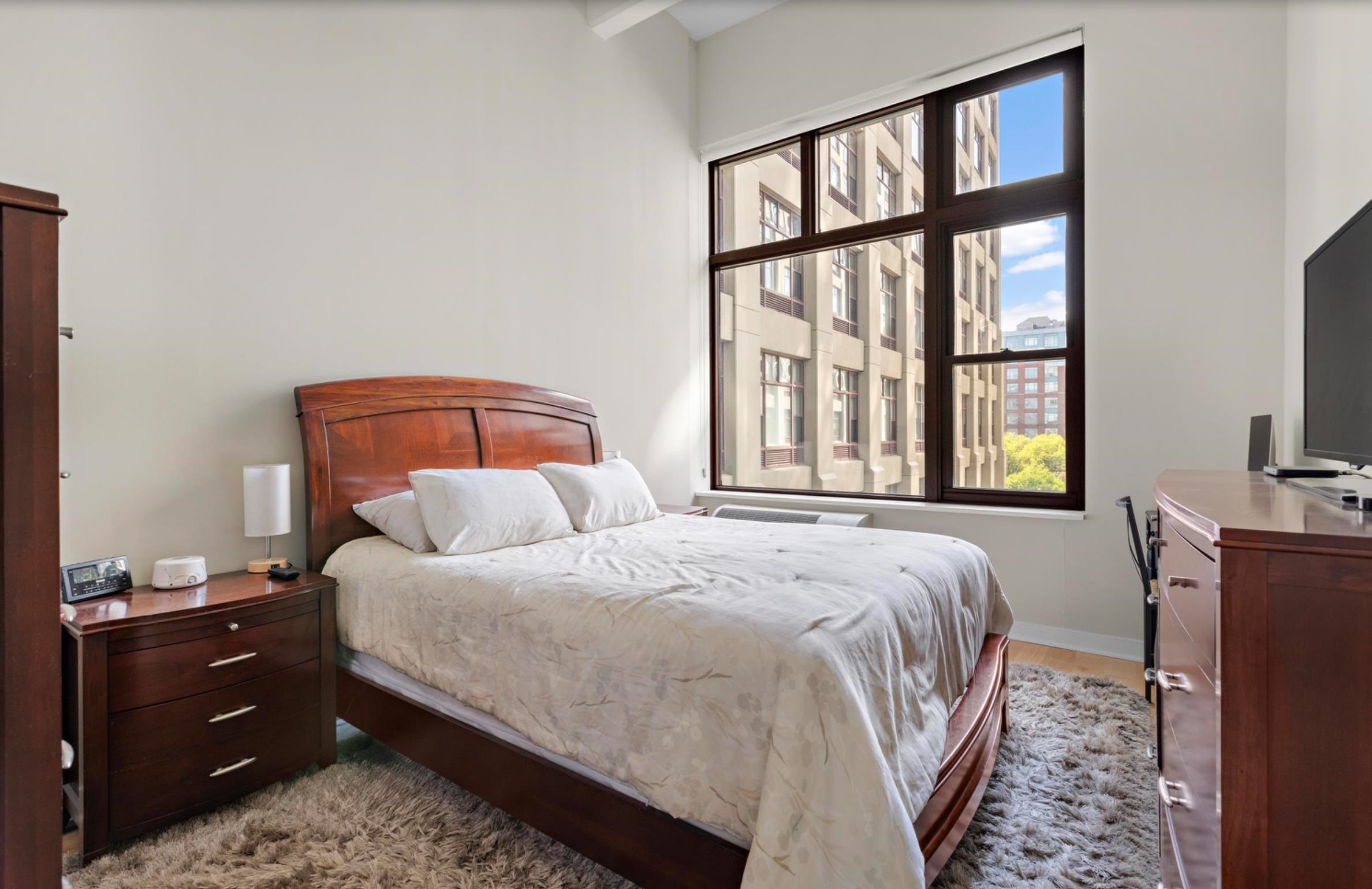 1500 HUDSON ST Unit: 4B