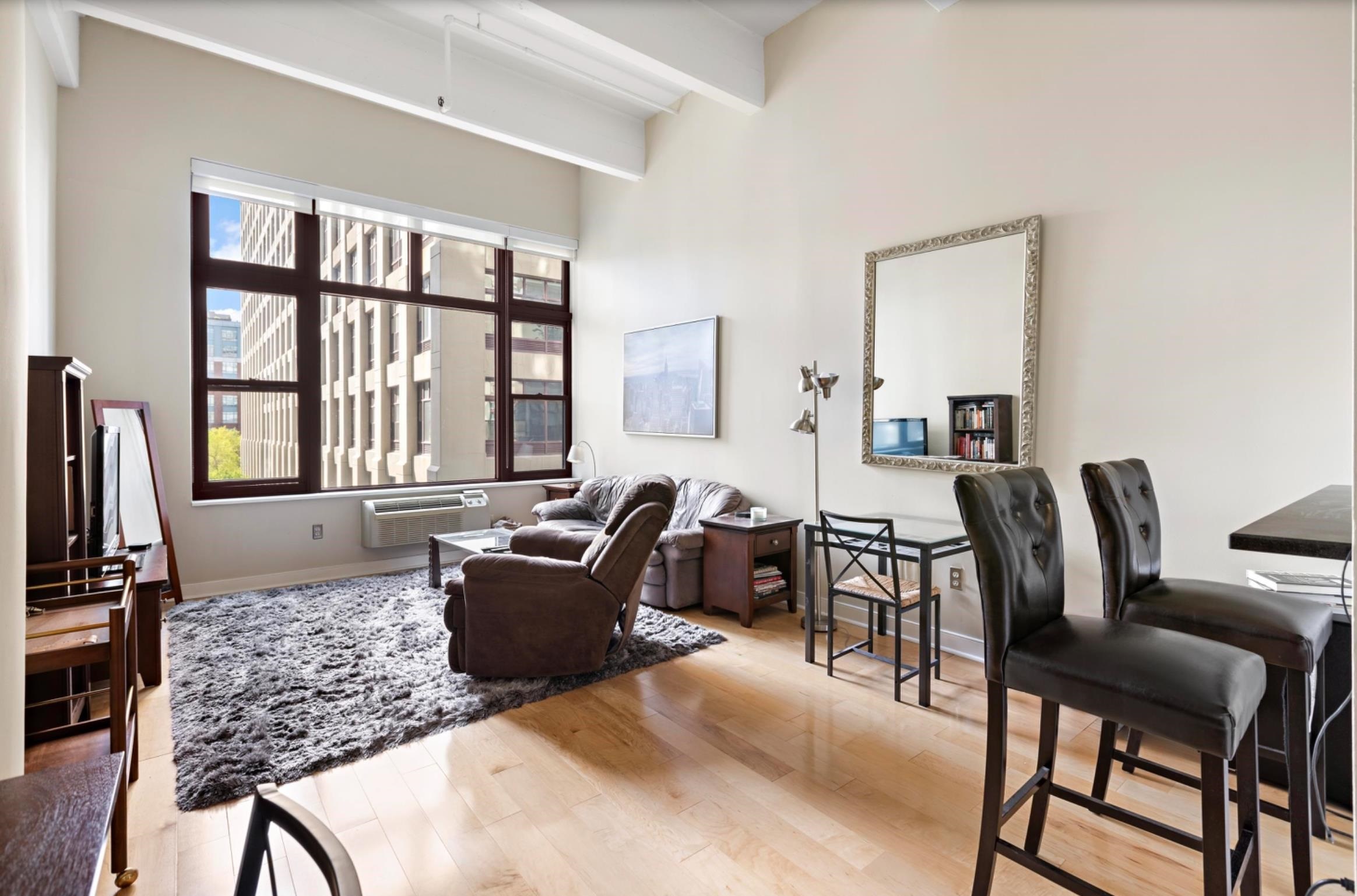 1500 HUDSON ST Unit: 4B
