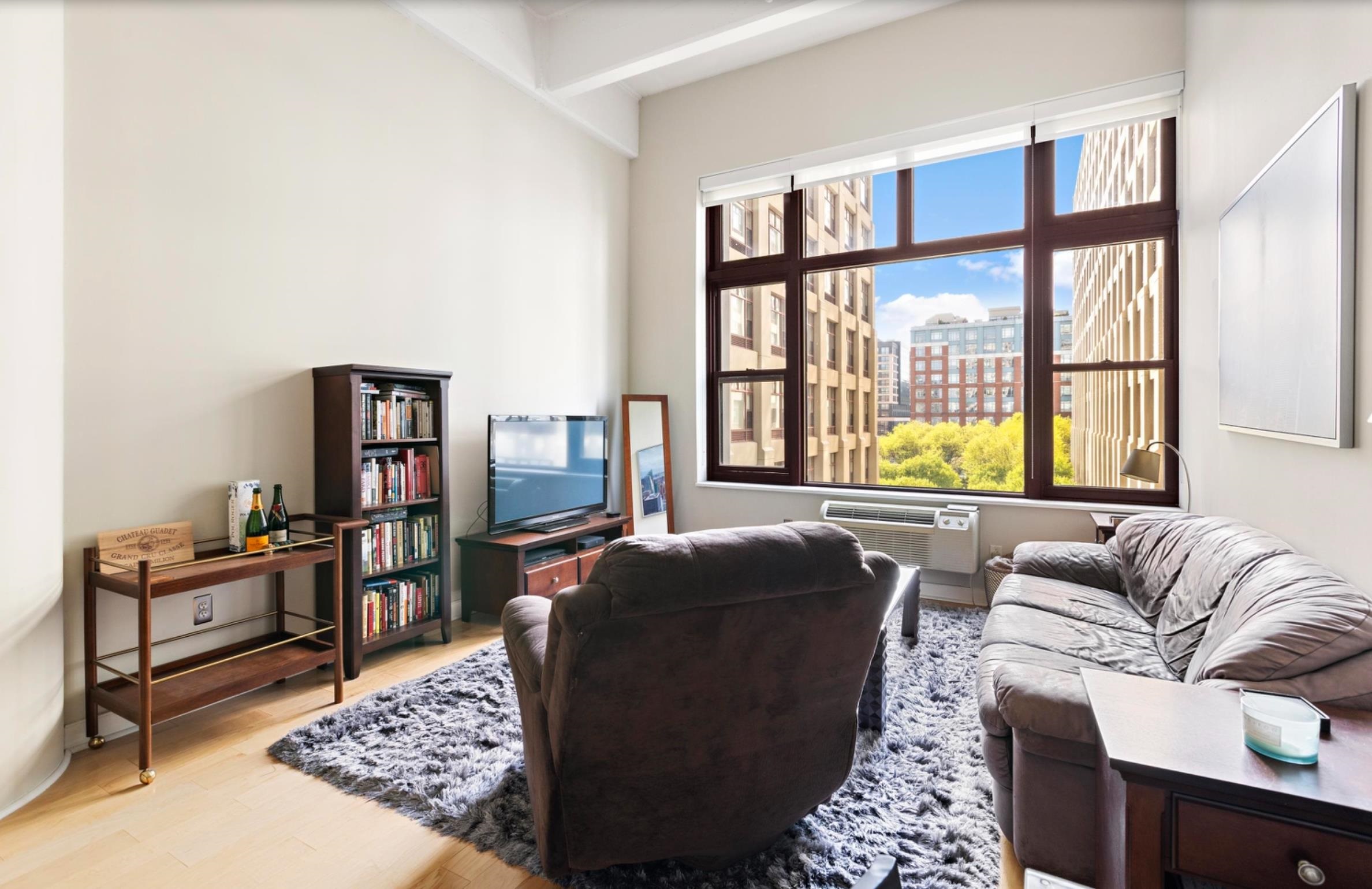 1500 HUDSON ST Unit: 4B