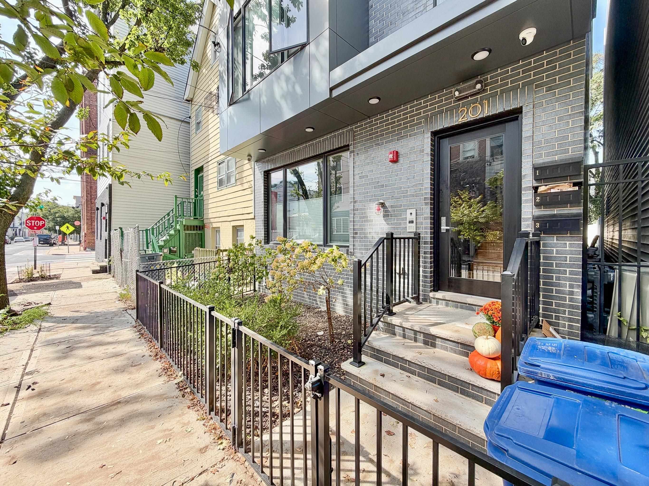 201 NEW YORK AVE