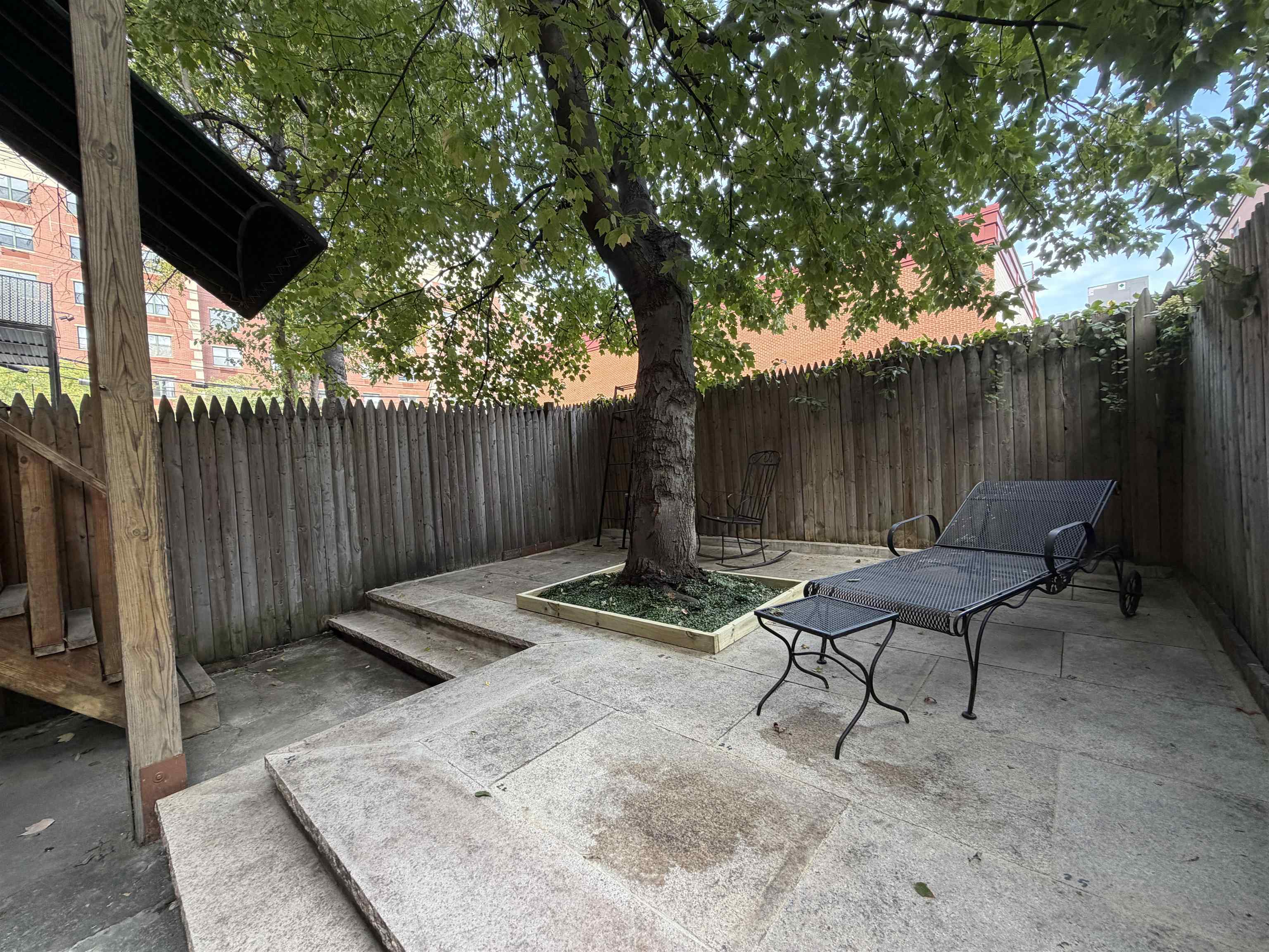 522 MANILA AVE Unit: G