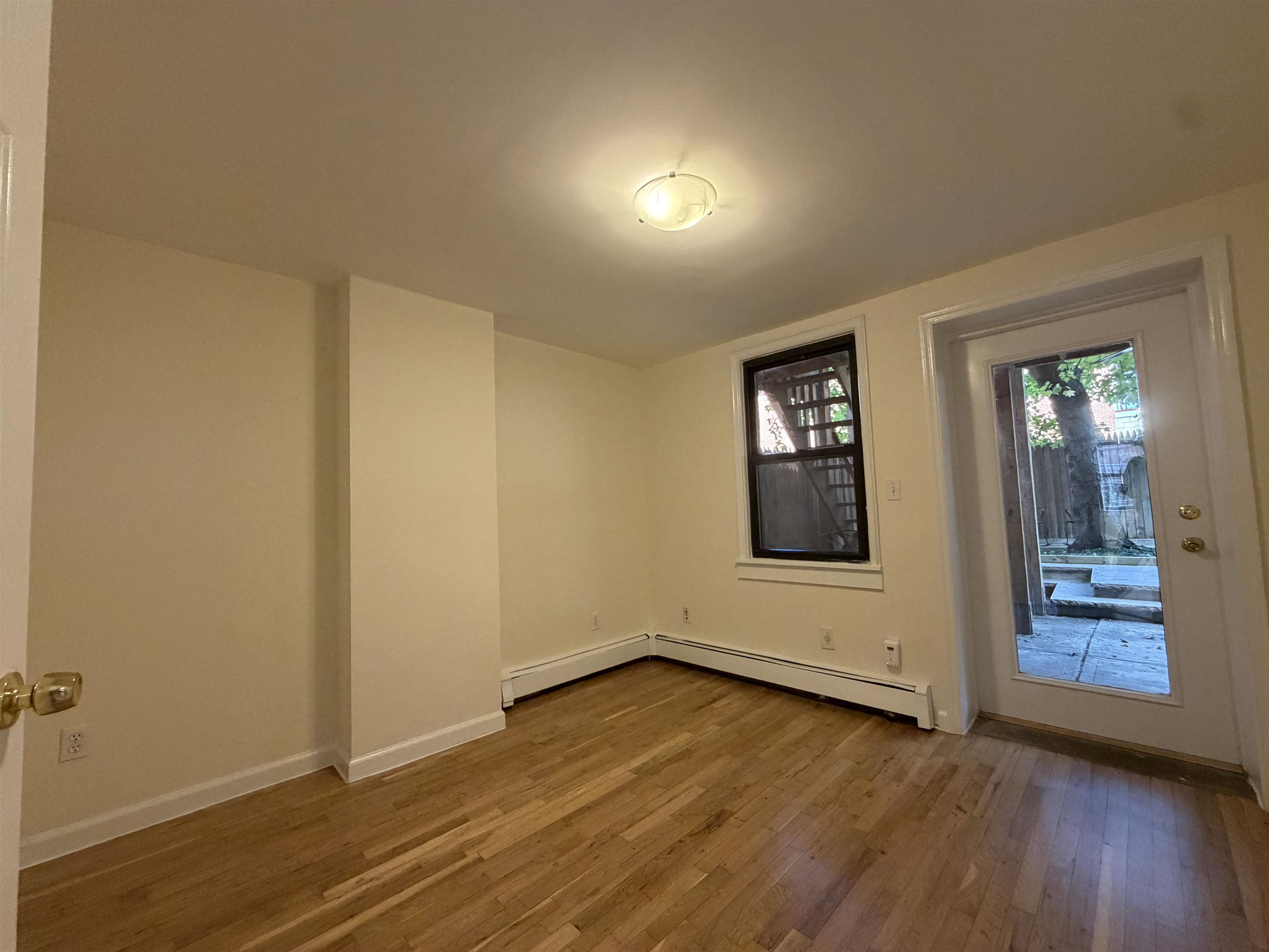 522 MANILA AVE Unit: G