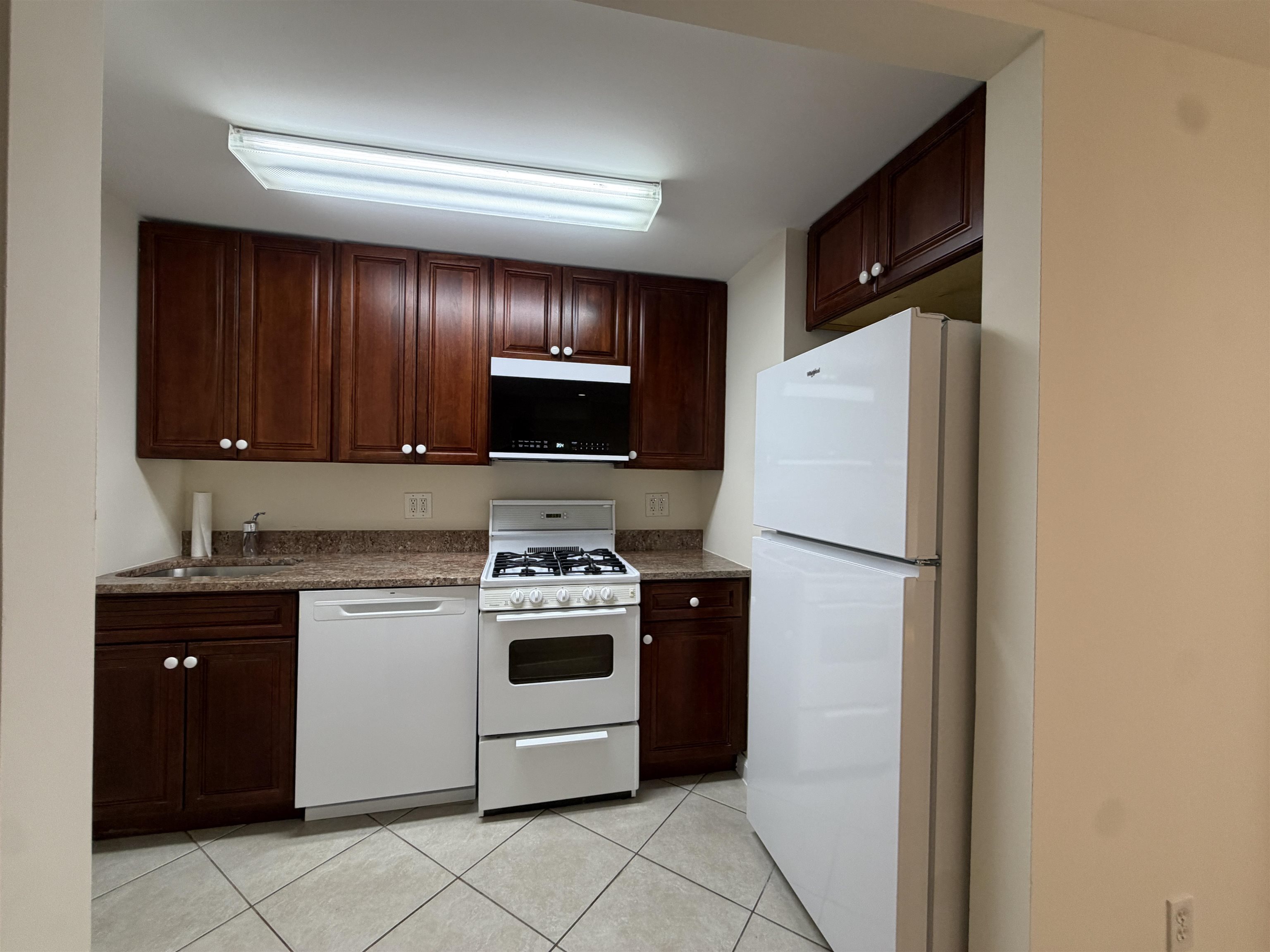 522 MANILA AVE Unit: G
