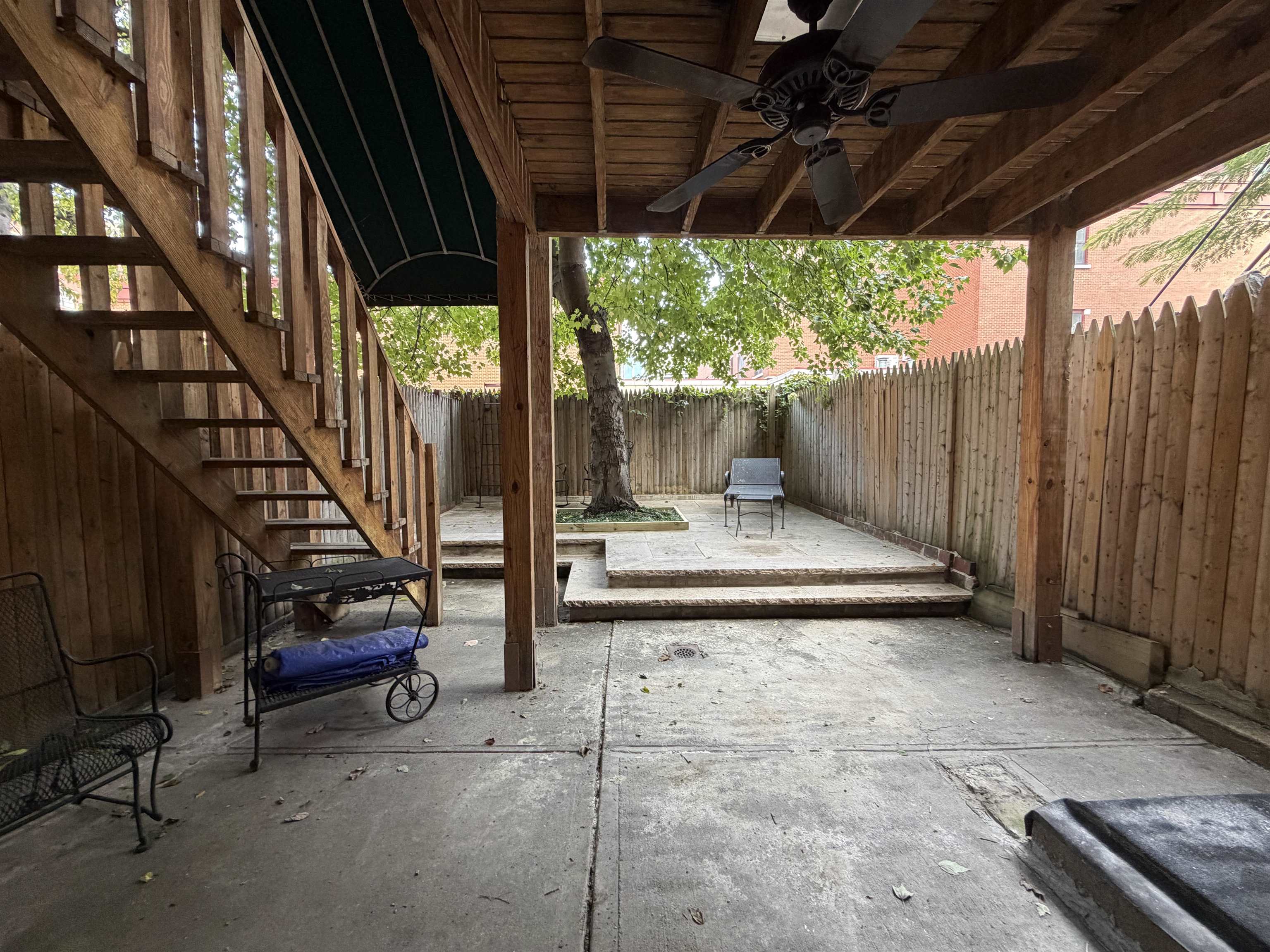522 MANILA AVE Unit: G