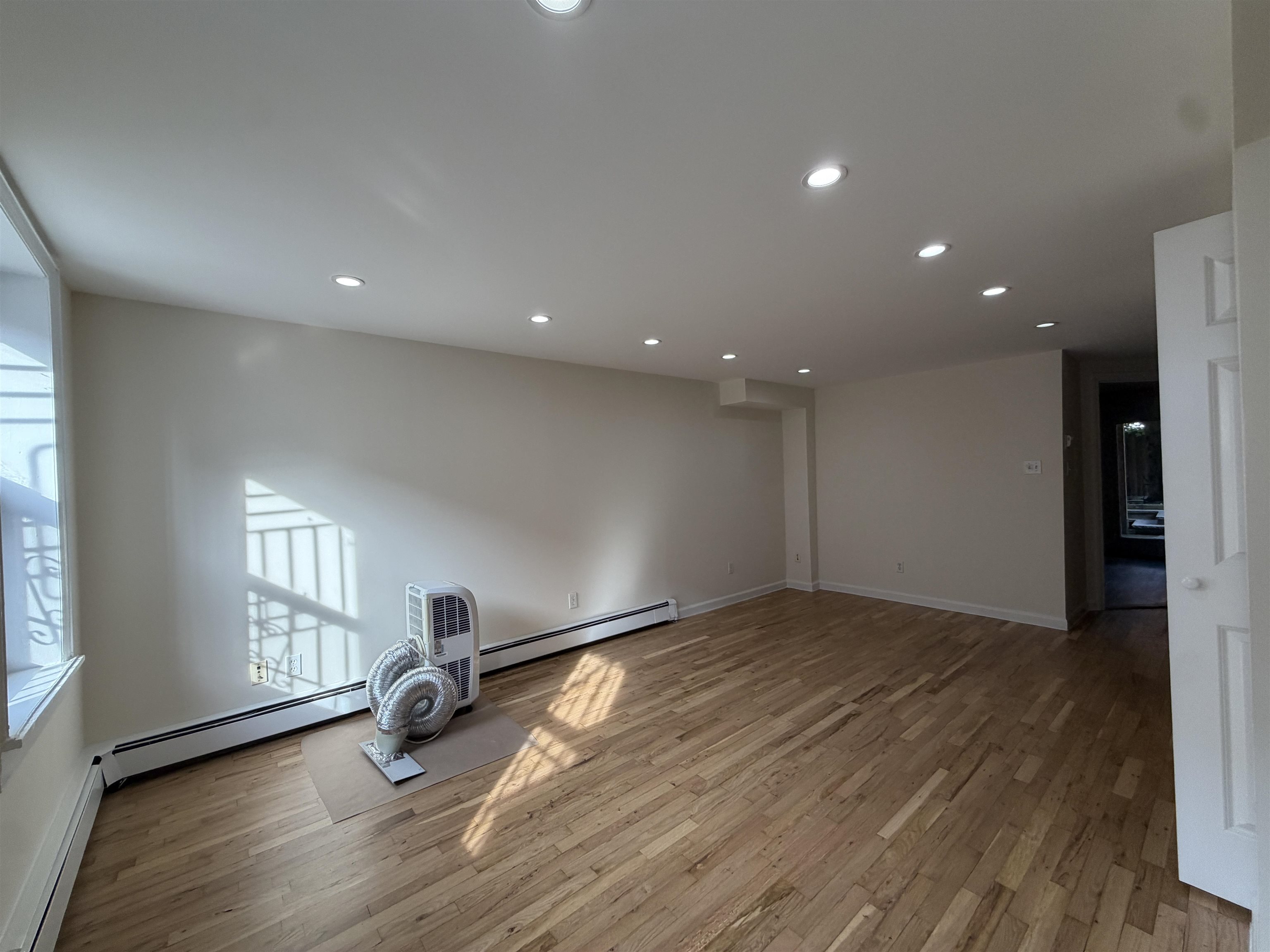 522 MANILA AVE Unit: G