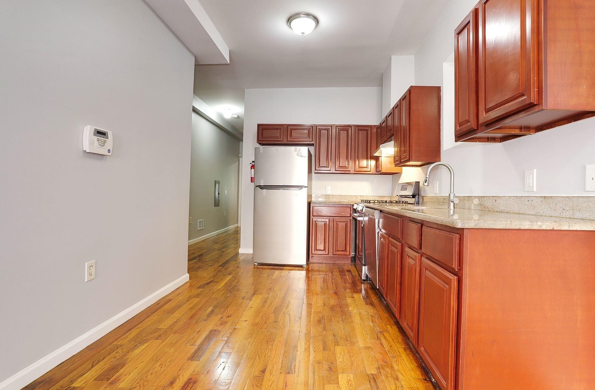 236 VAN HORNE ST Unit: 1B