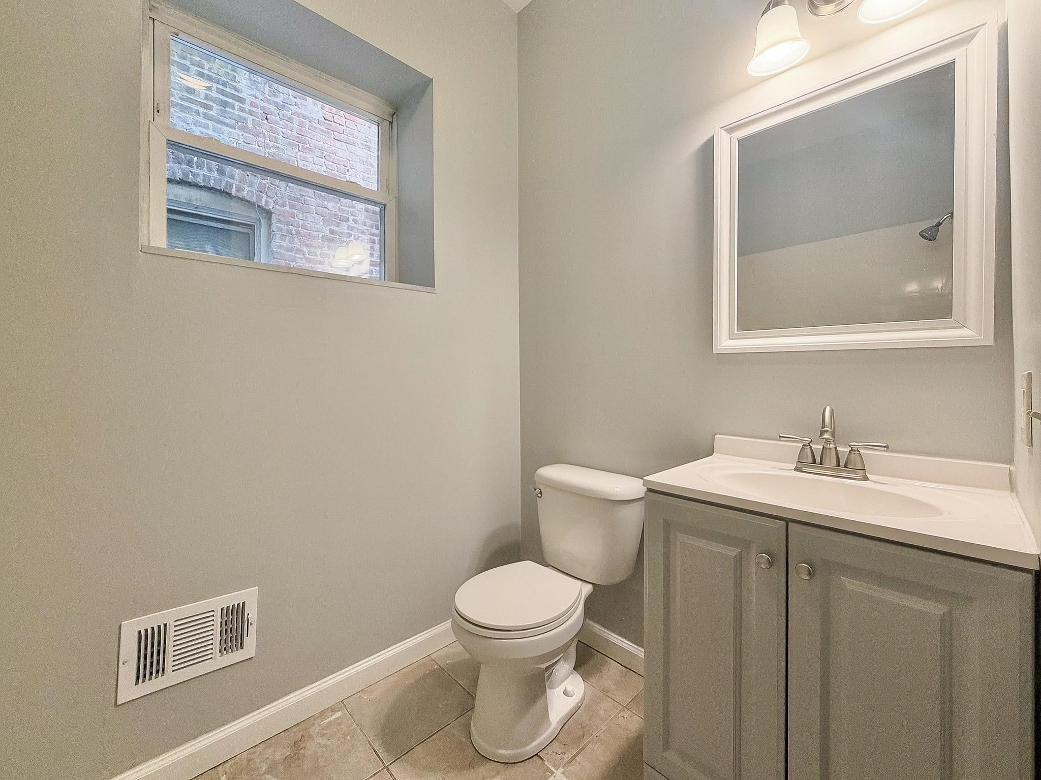 236 VAN HORNE ST Unit: 1B