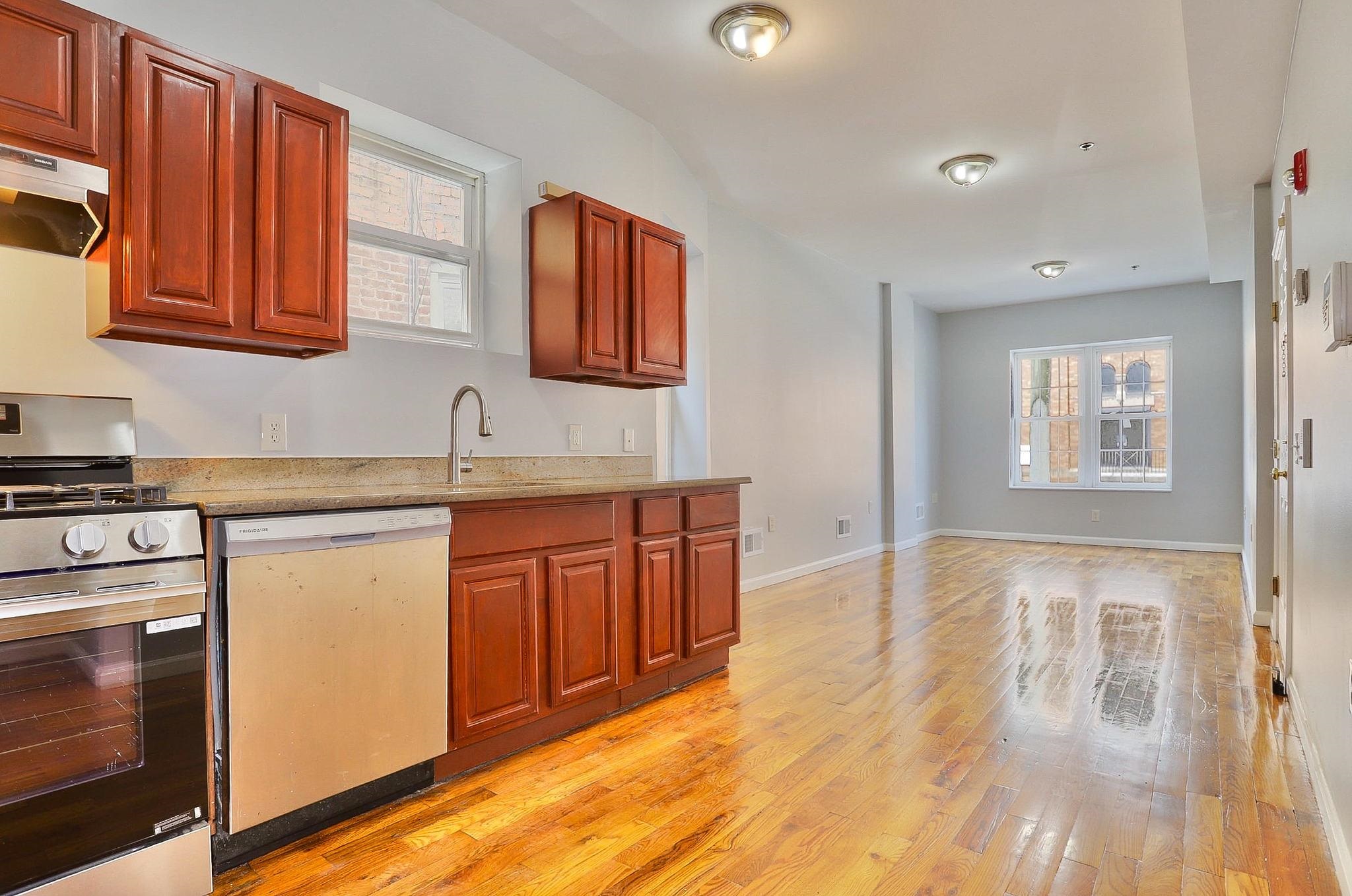 236 VAN HORNE ST Unit: 1B