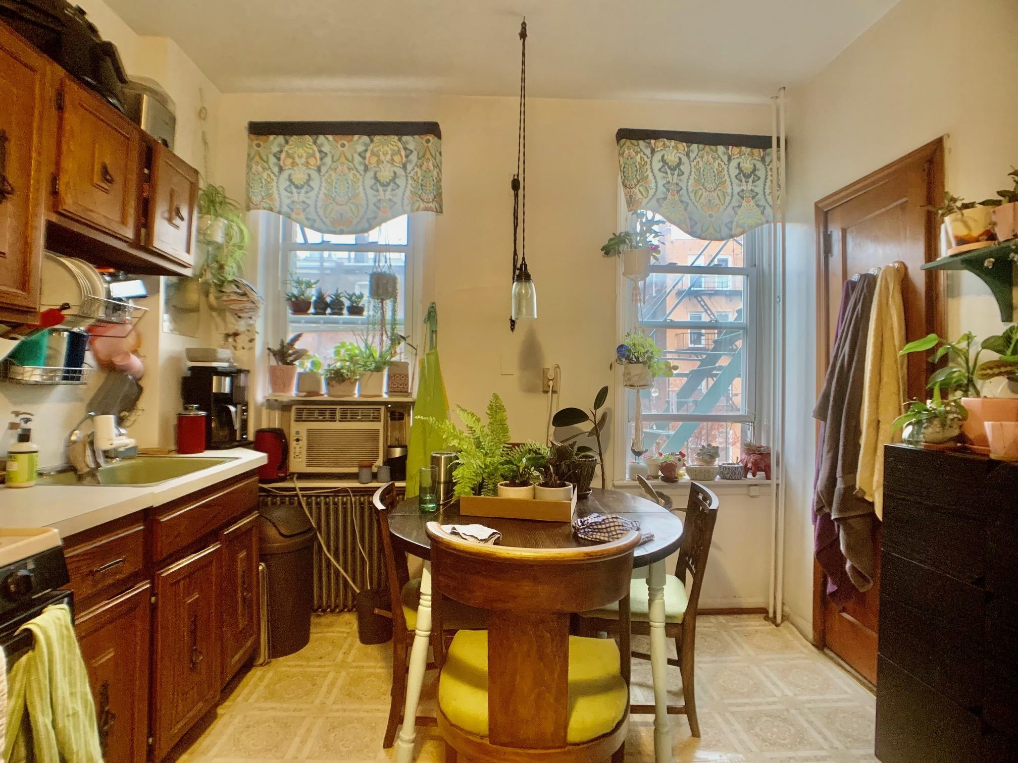 516 PARK AVE Unit: 6