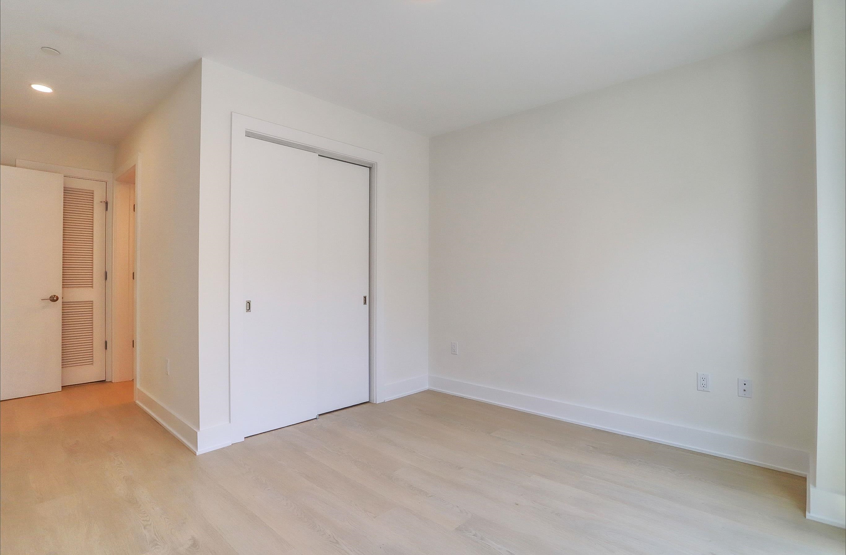303 MADISON ST Unit: 207