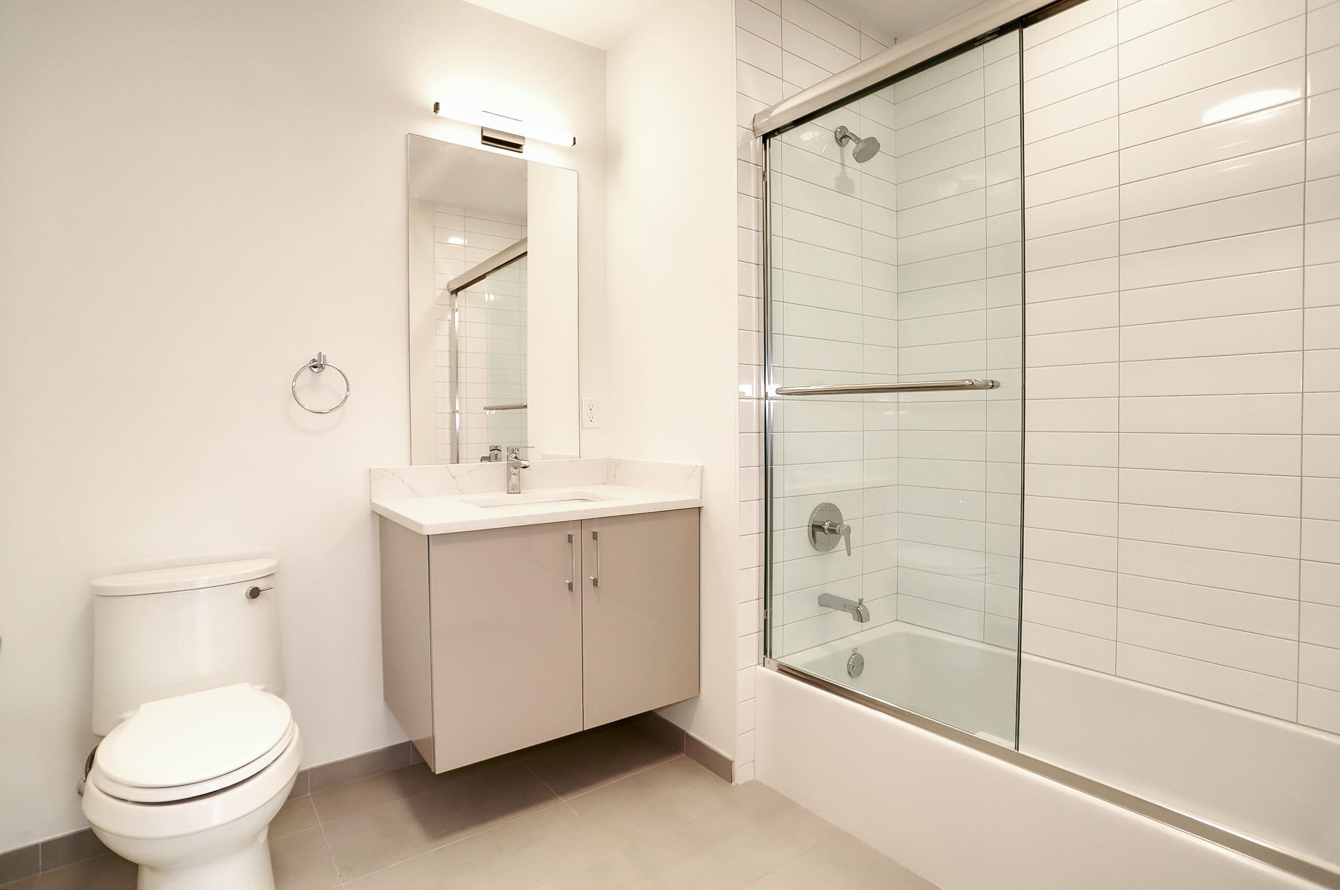303 MADISON ST Unit: 207
