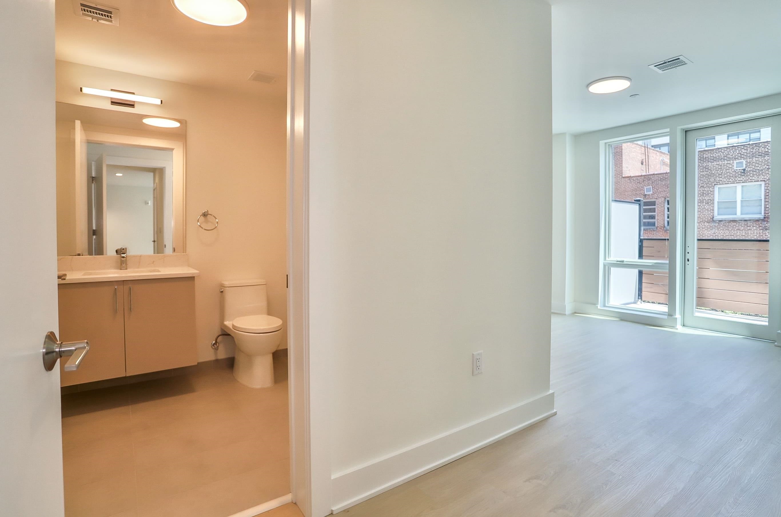 303 MADISON ST Unit: 207