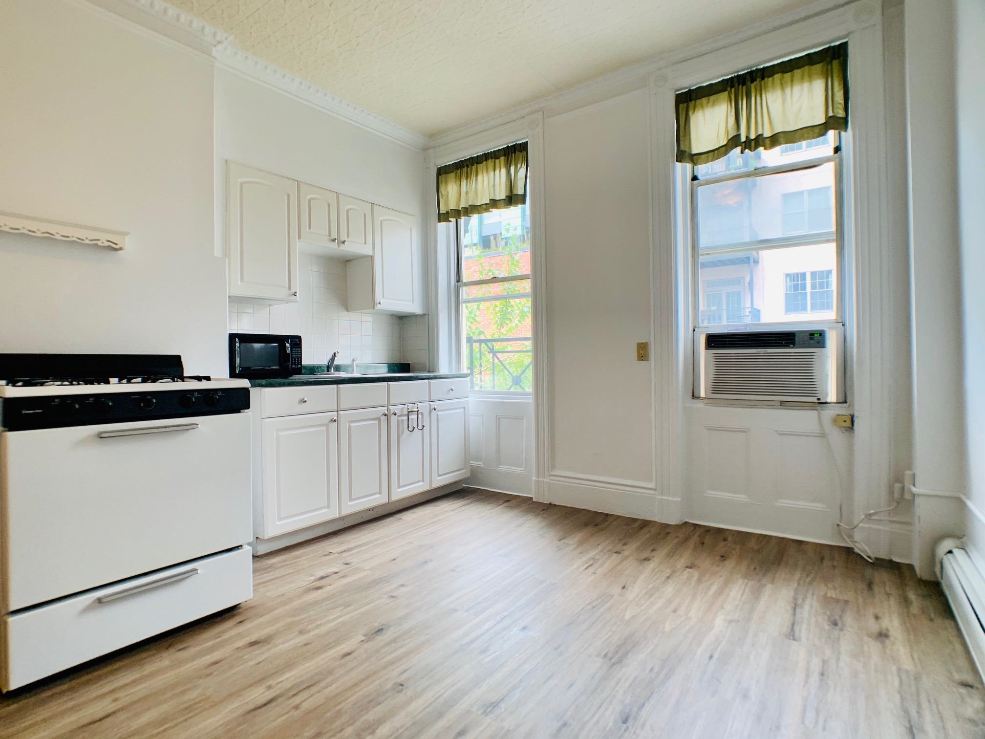 404 ADAMS ST Unit: 4