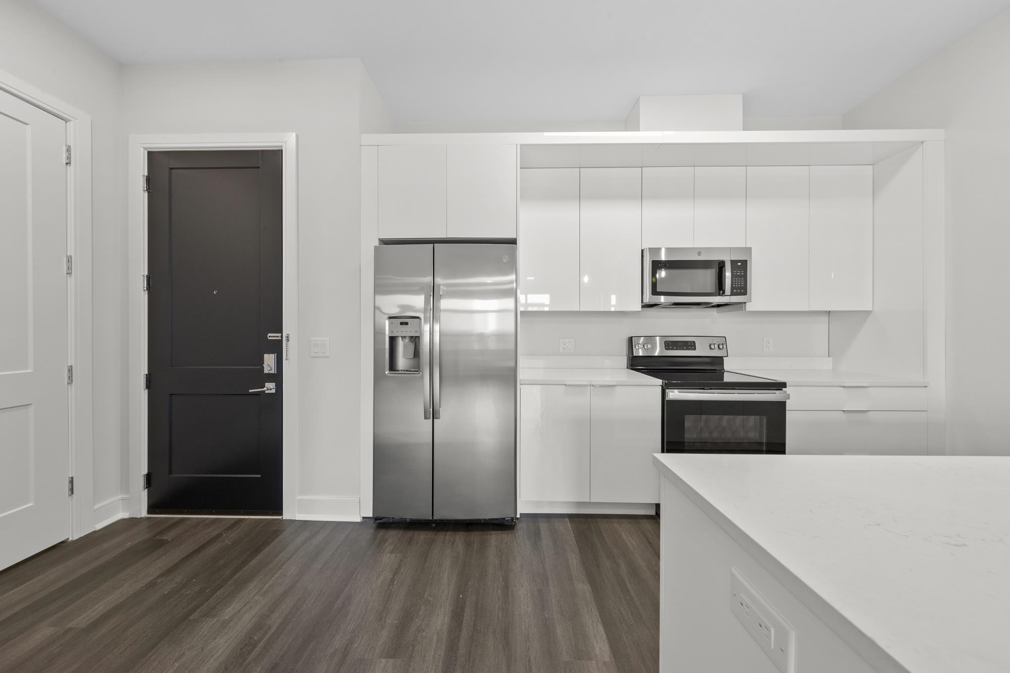 121 34TH ST Unit: 301