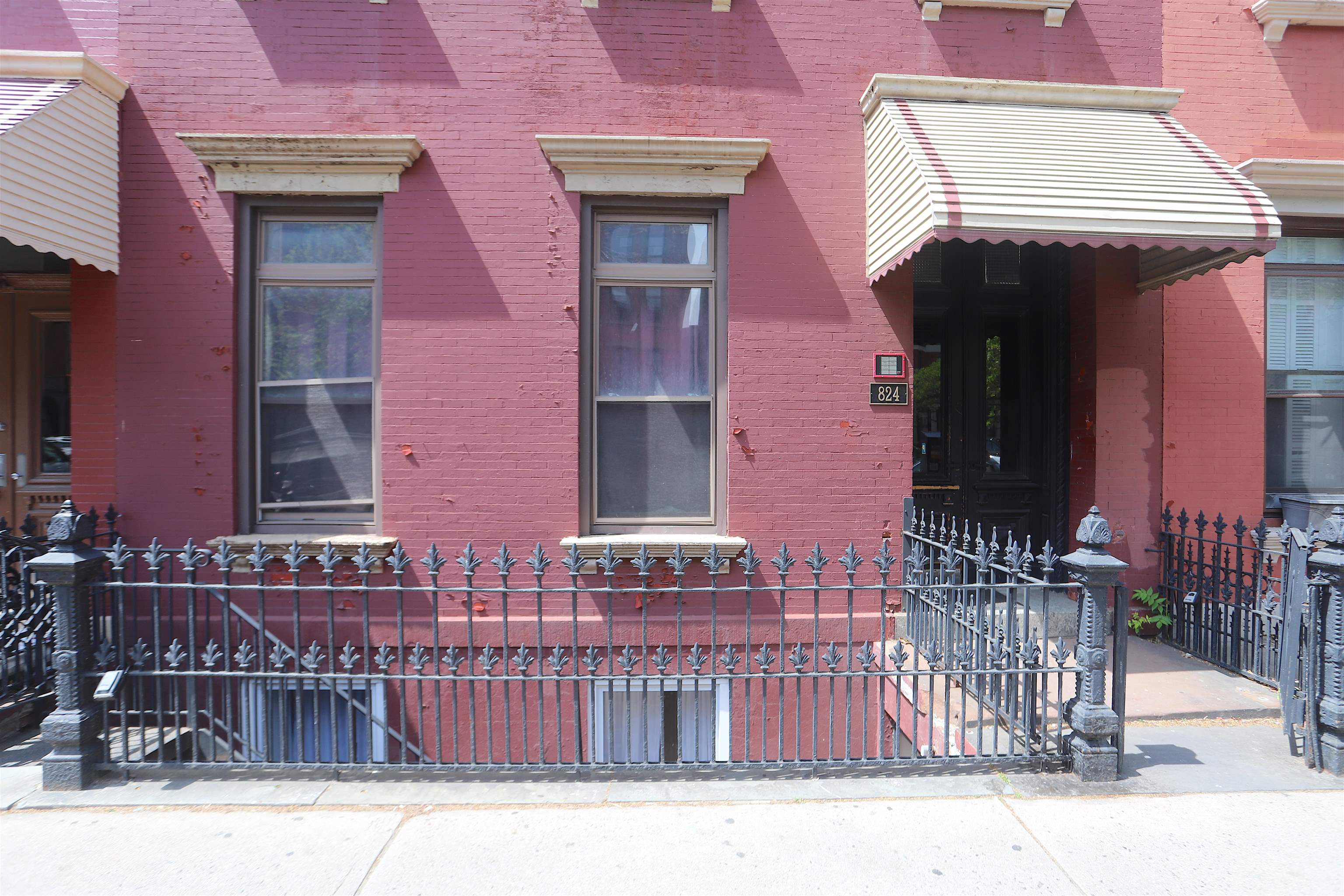 824 WASHINGTON ST Unit: G
