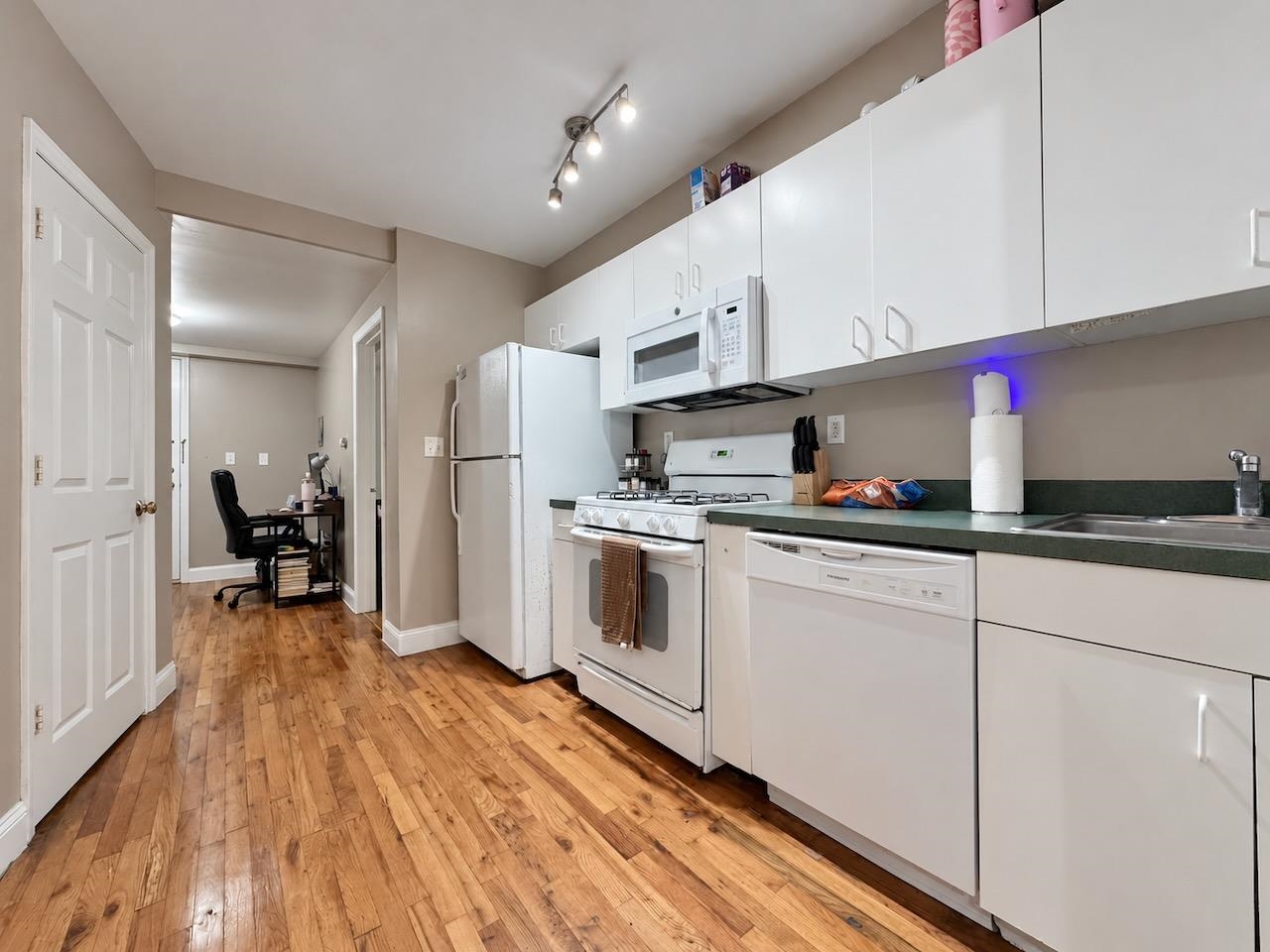 153 SIP AVE Unit: 39