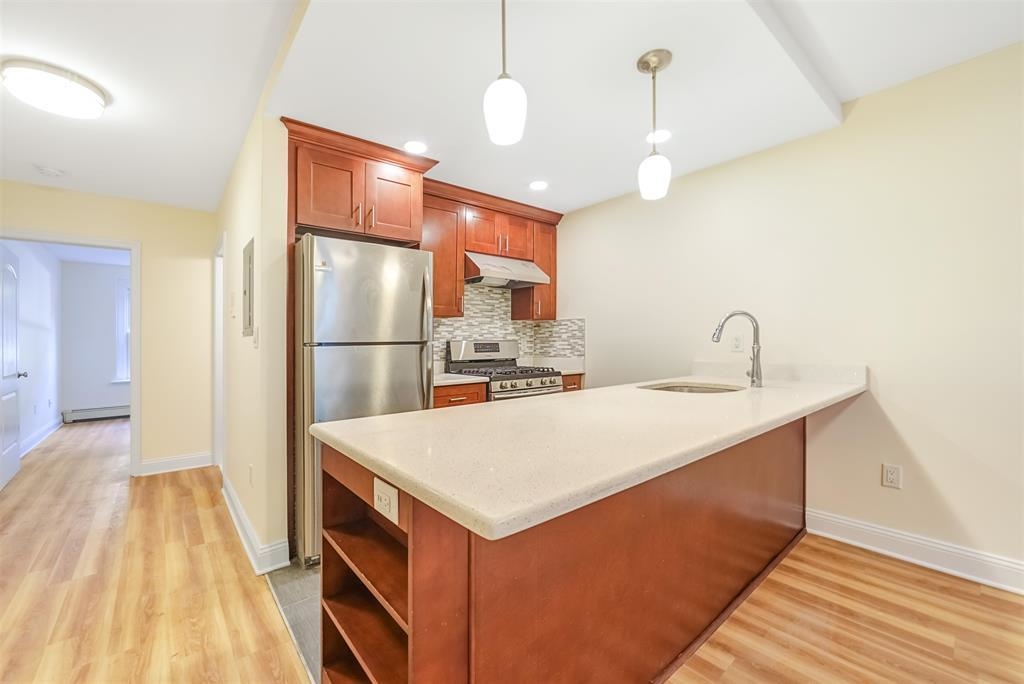 1026 BLOOMFIELD ST Unit: G