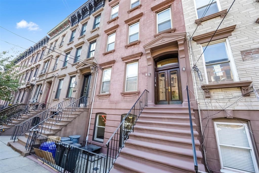 1026 BLOOMFIELD ST Unit: G