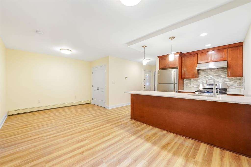1026 BLOOMFIELD ST Unit: G
