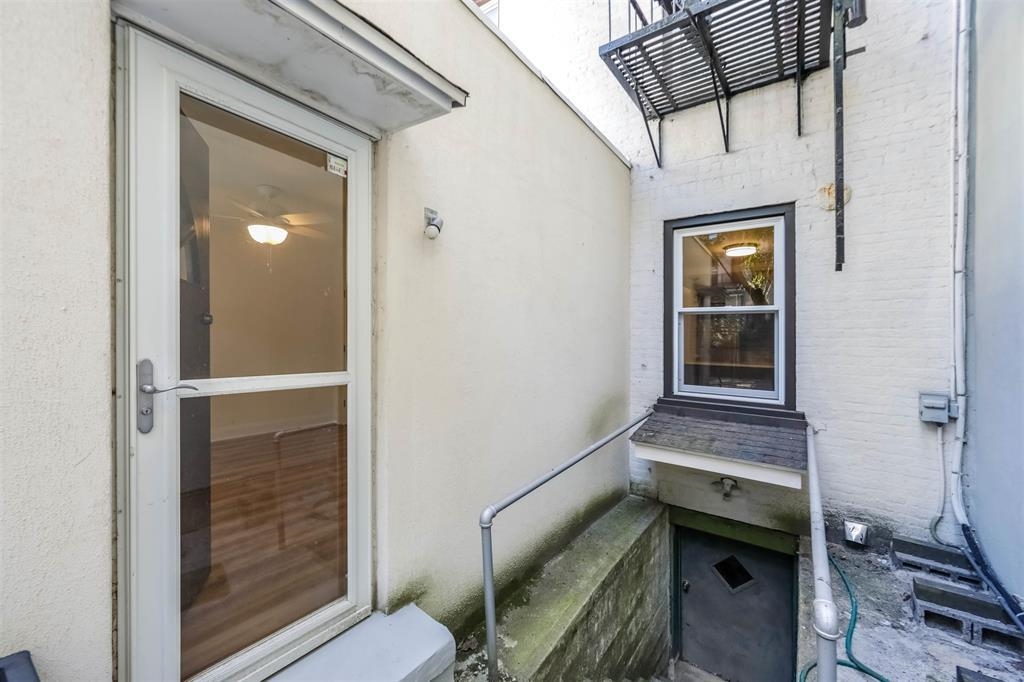 1026 BLOOMFIELD ST Unit: G