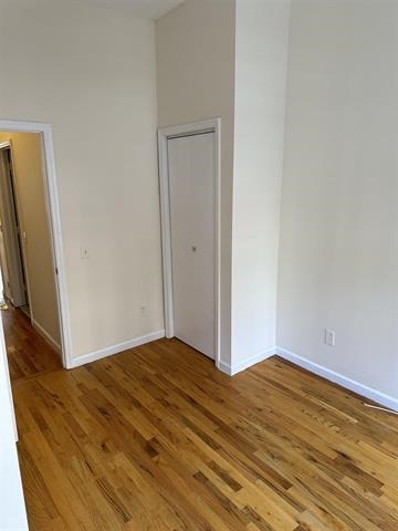 331 MONROE ST Unit: 1R