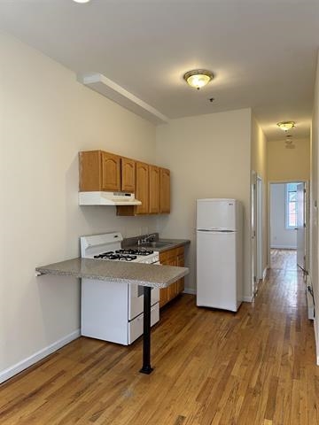 331 MONROE ST Unit: 1R