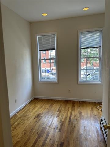 331 MONROE ST Unit: 1R