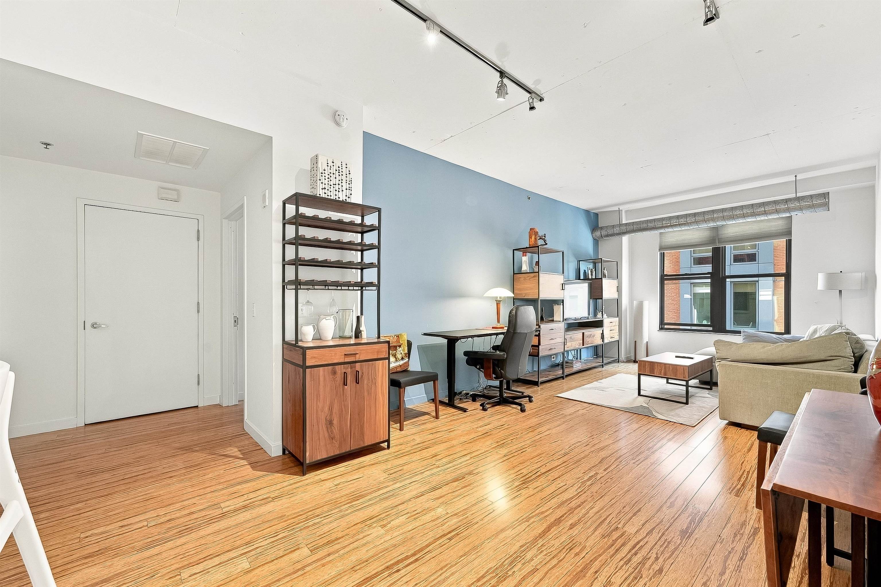 232 PAVONIA AVE Unit: 312