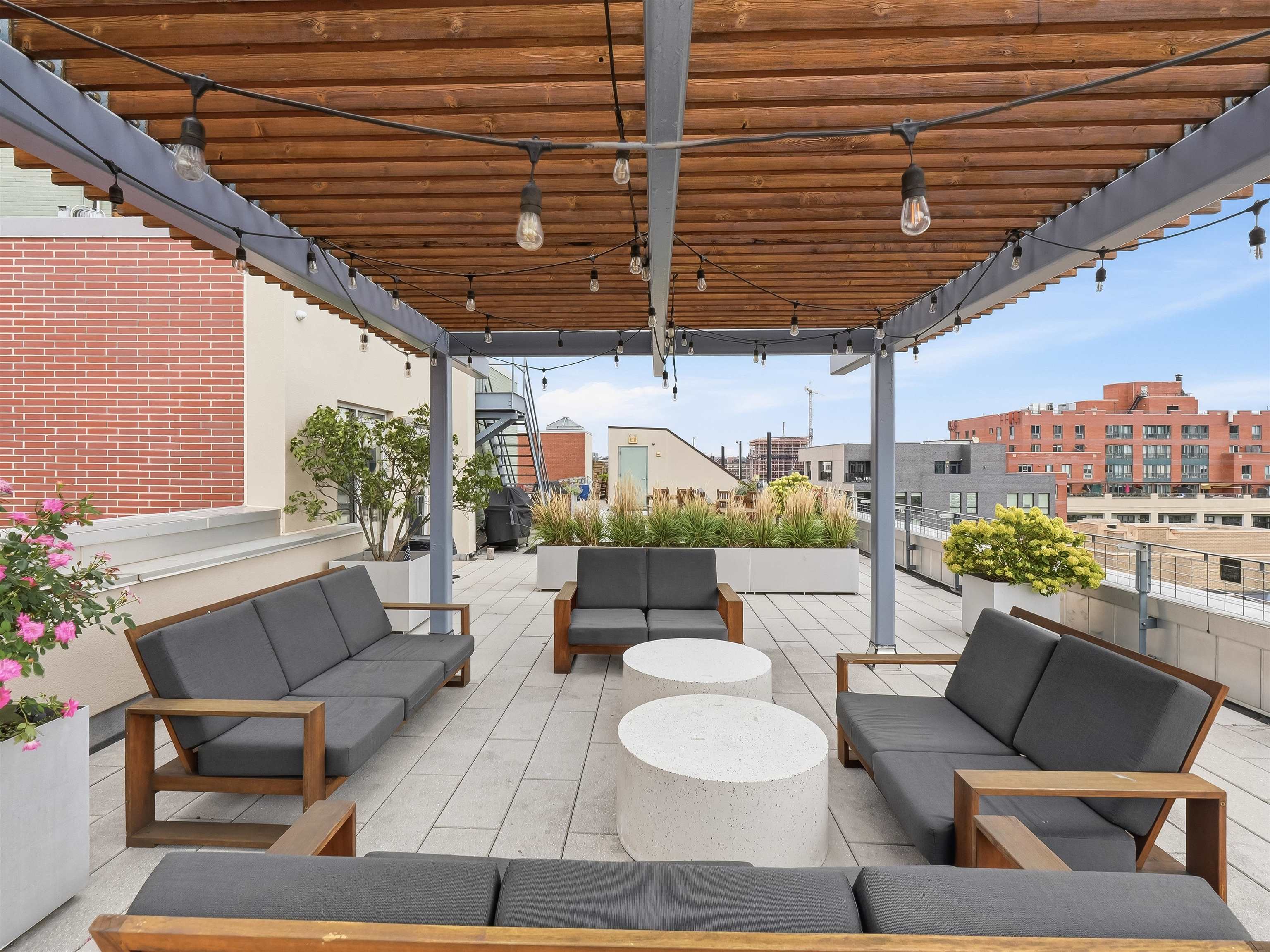 232 PAVONIA AVE Unit: 312