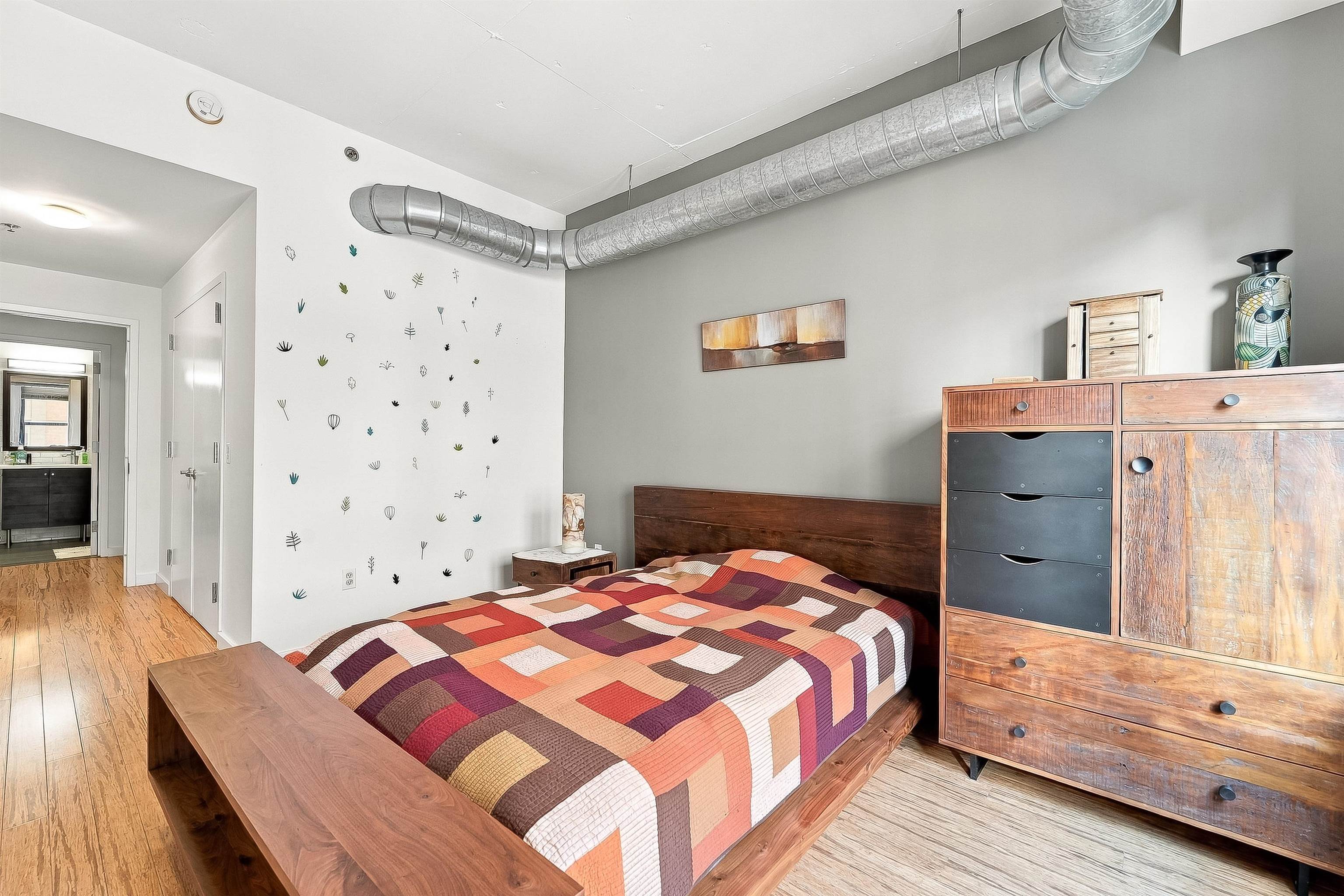232 PAVONIA AVE Unit: 312