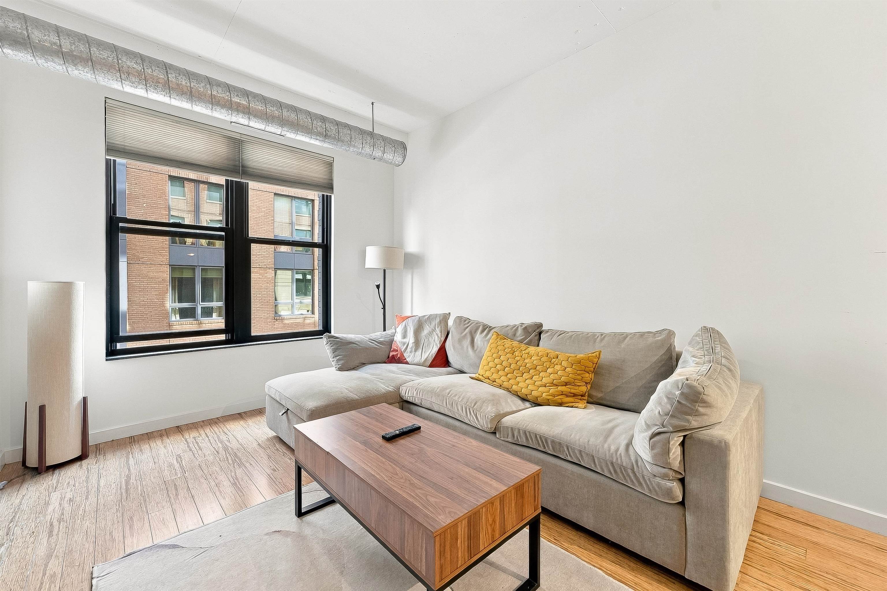 232 PAVONIA AVE Unit: 312