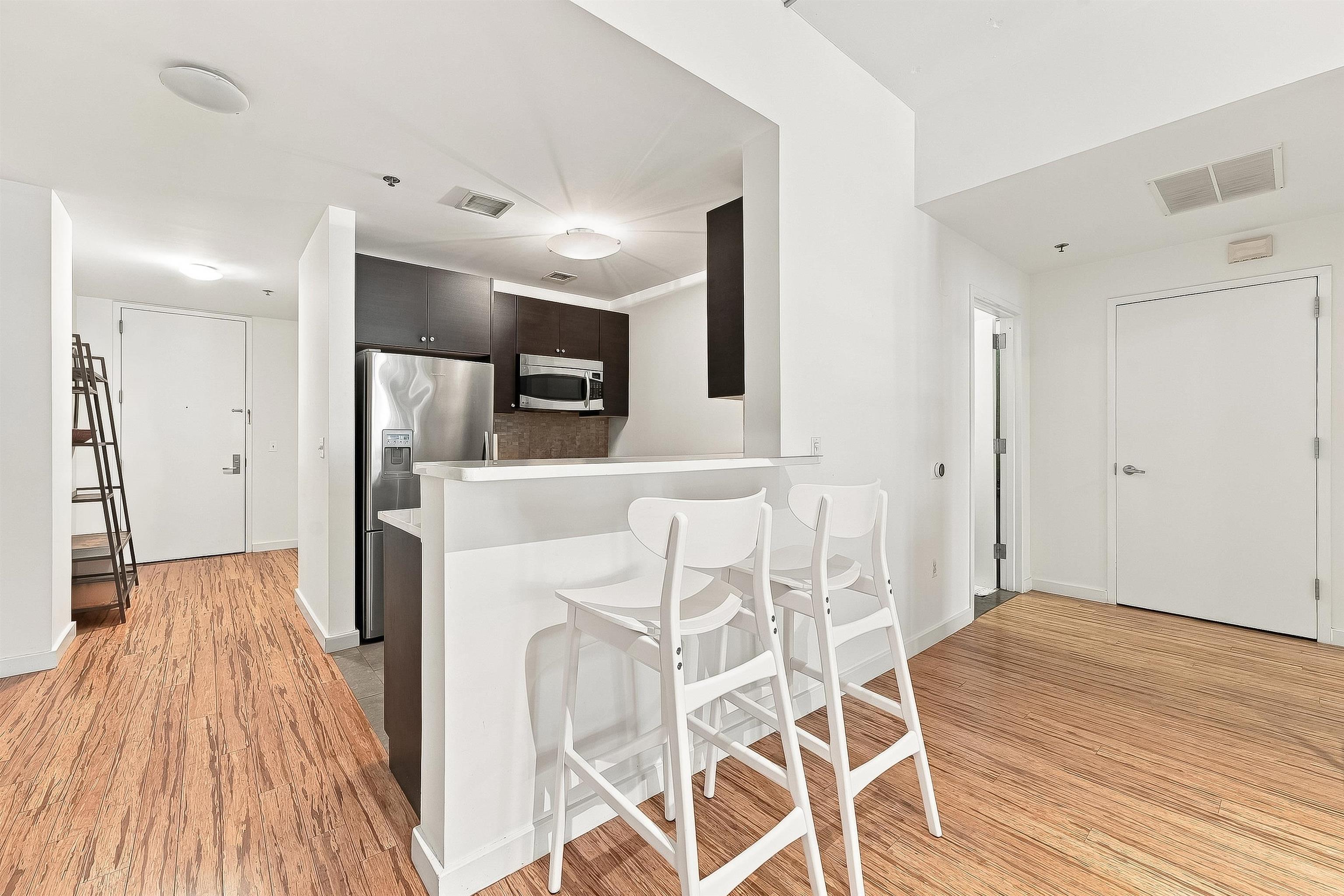 232 PAVONIA AVE Unit: 312