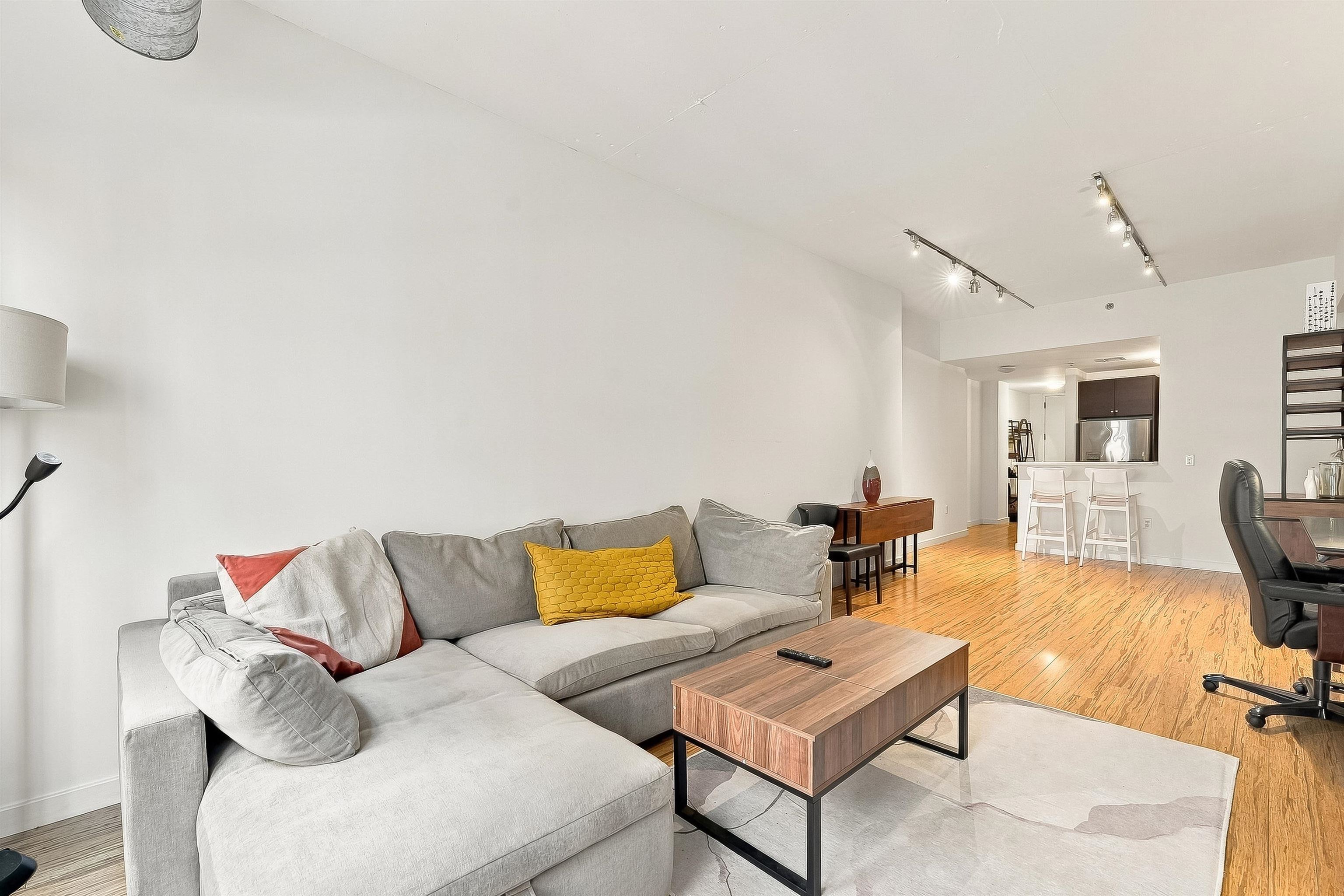 232 PAVONIA AVE Unit: 312