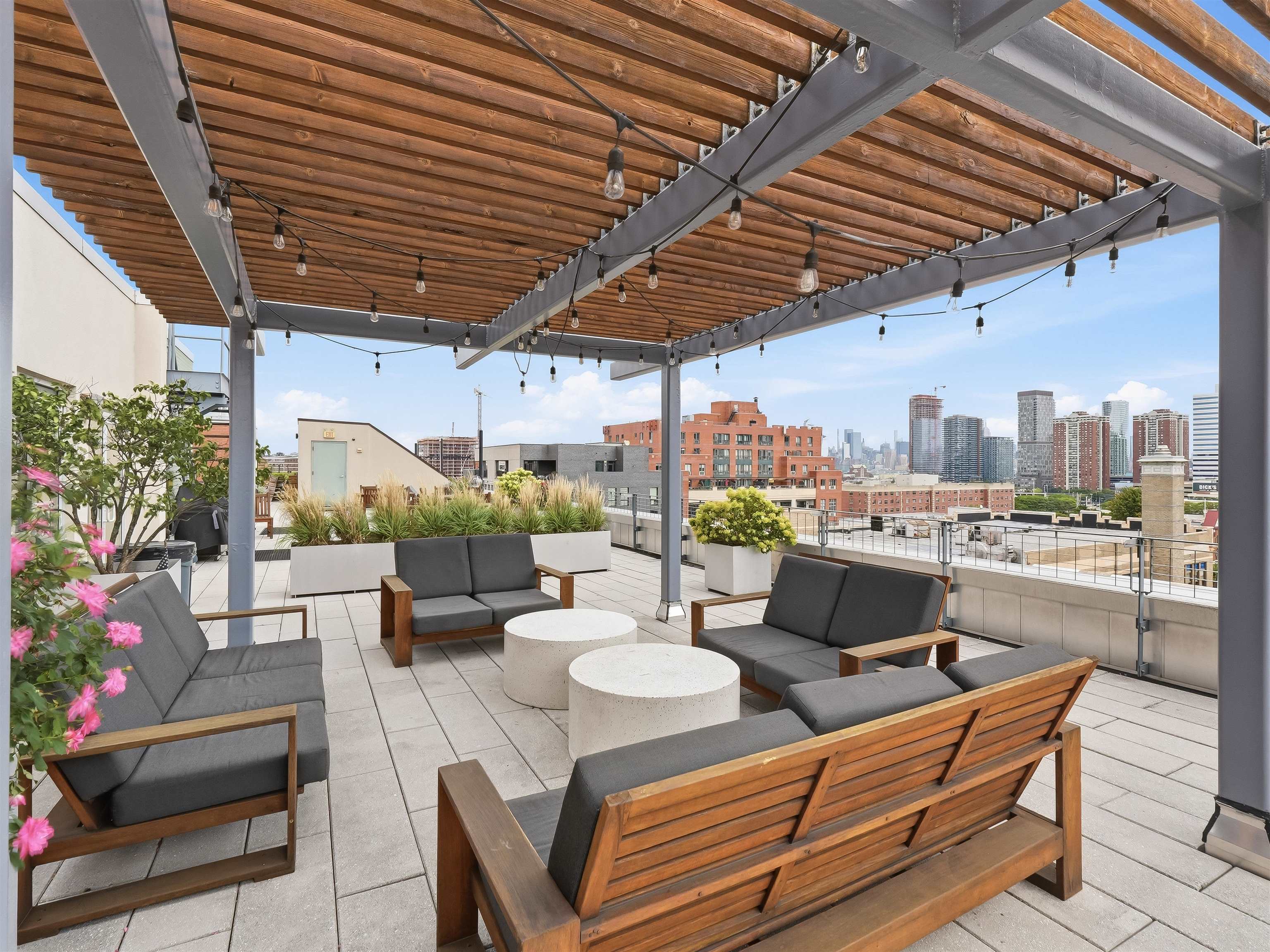 232 PAVONIA AVE Unit: 312