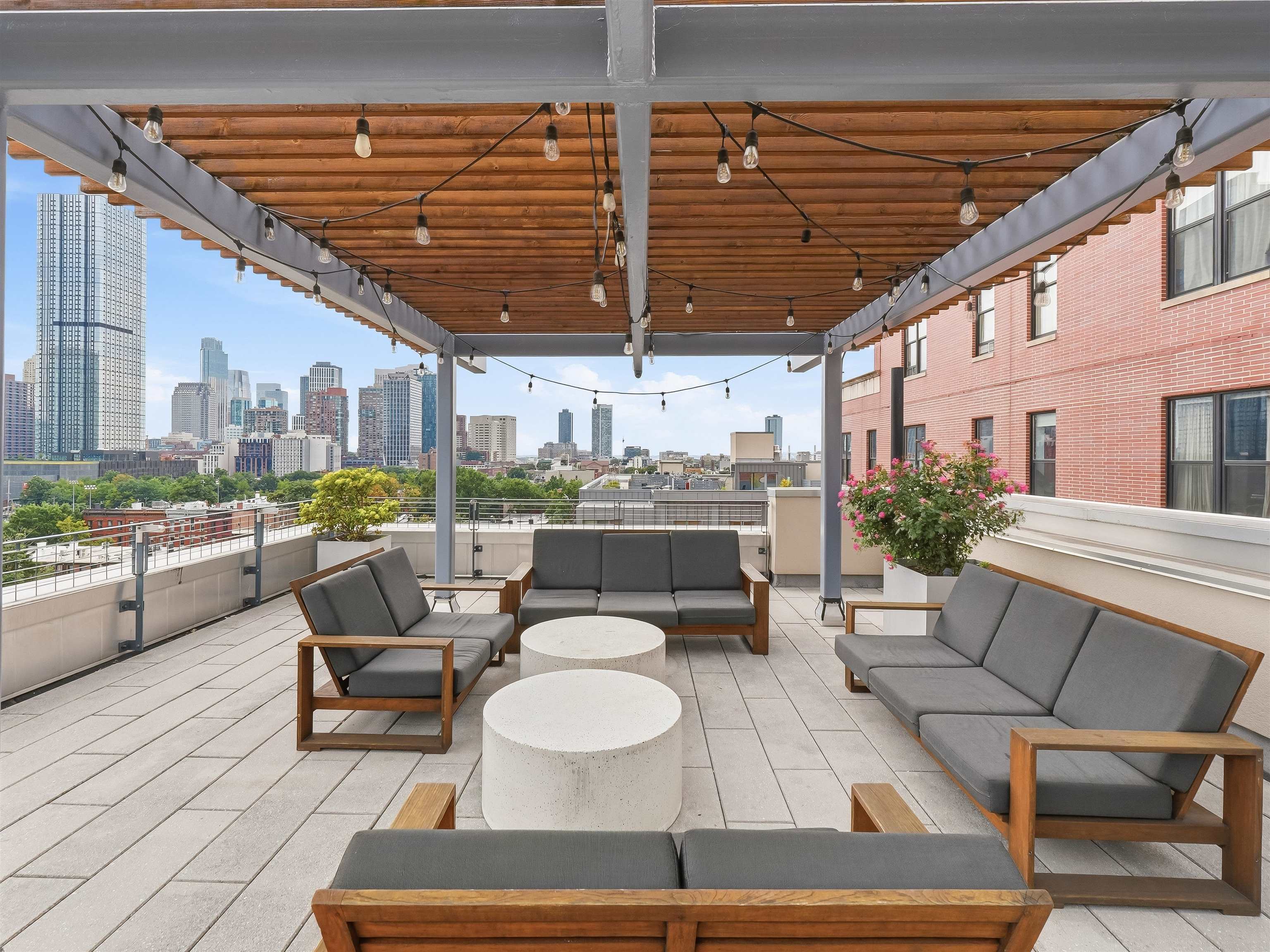 232 PAVONIA AVE Unit: 312