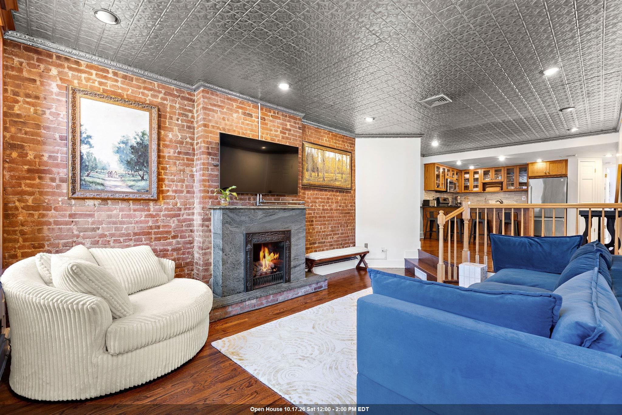 812 WASHINGTON ST Unit: 4
