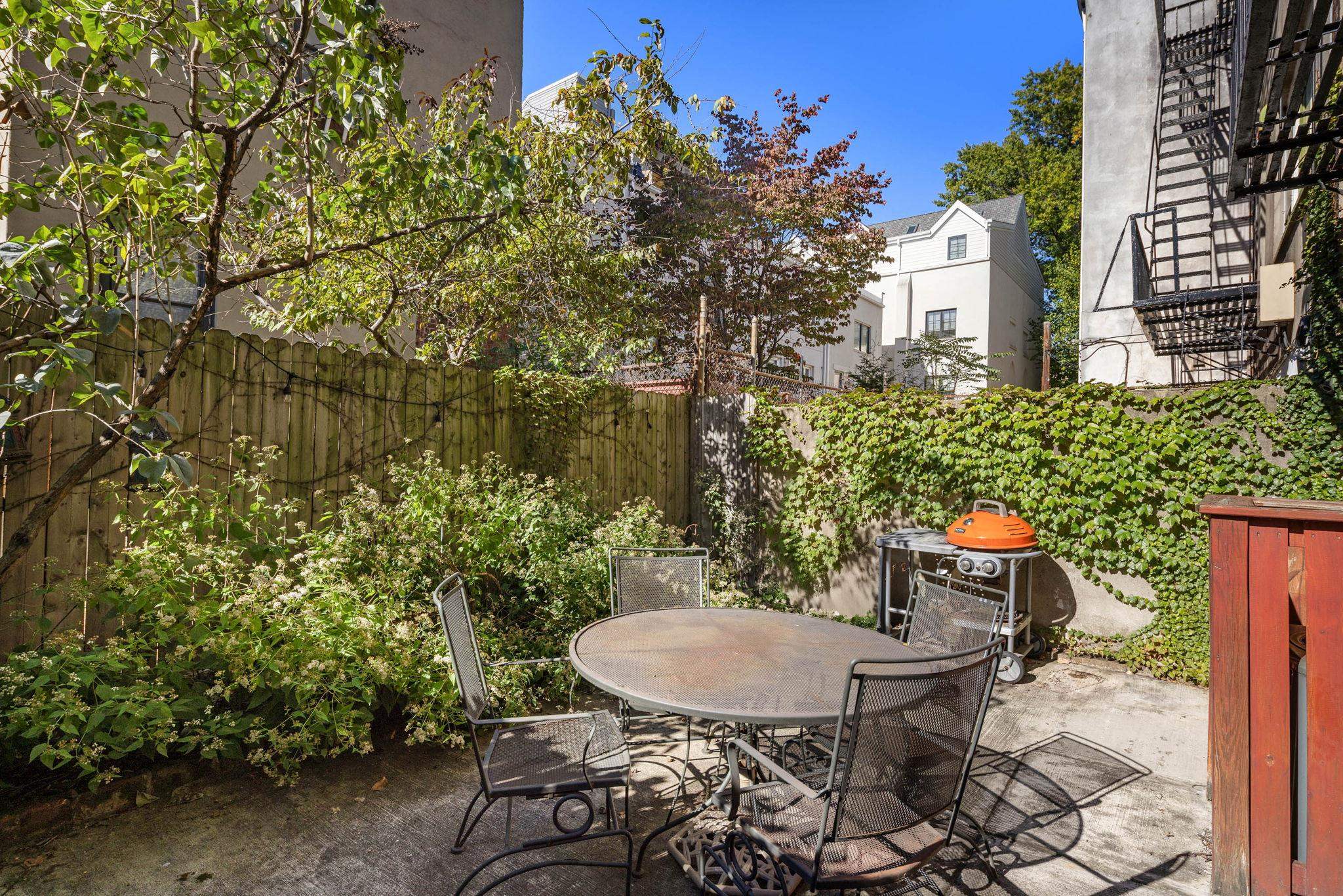 812 WASHINGTON ST Unit: 4