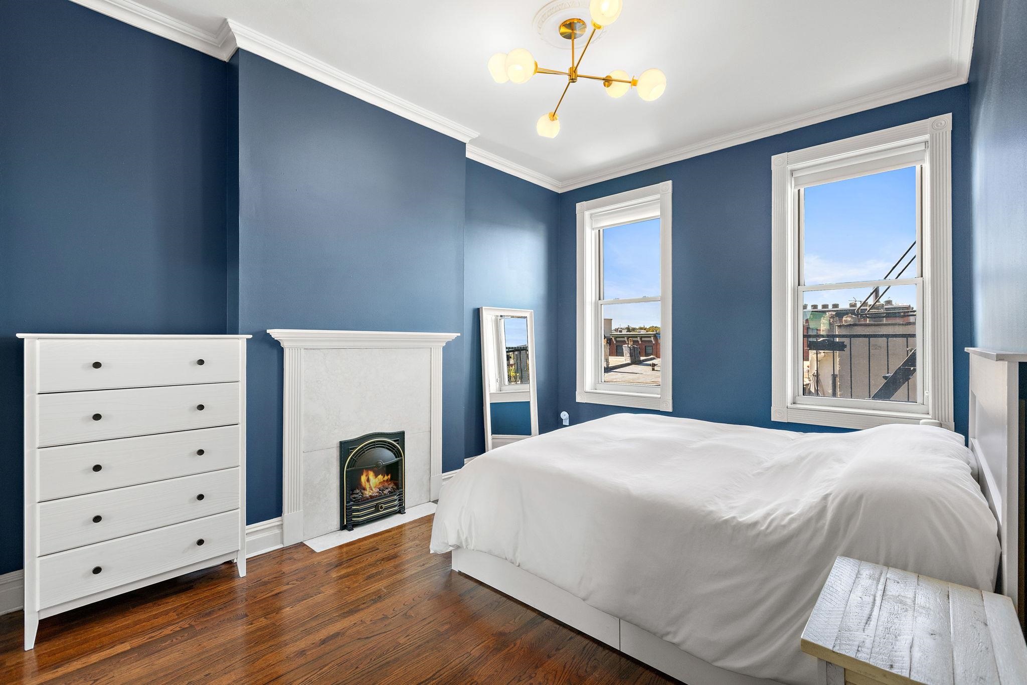 812 WASHINGTON ST Unit: 4