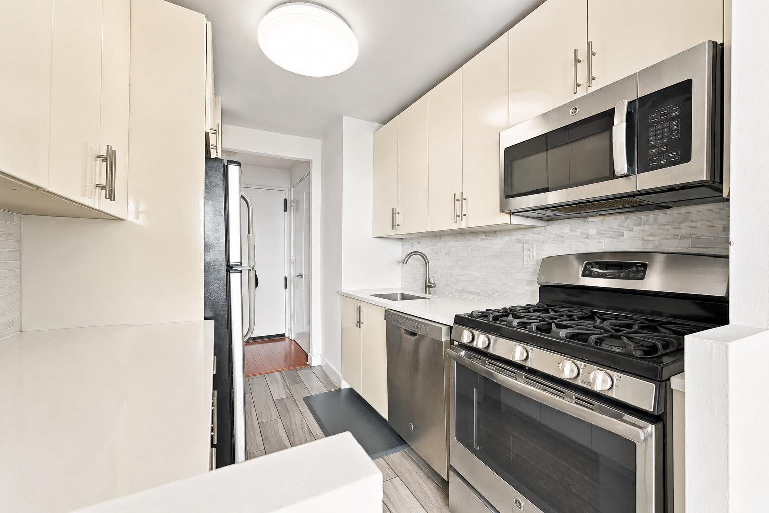 500 CENTRAL AVE Unit: 1709
