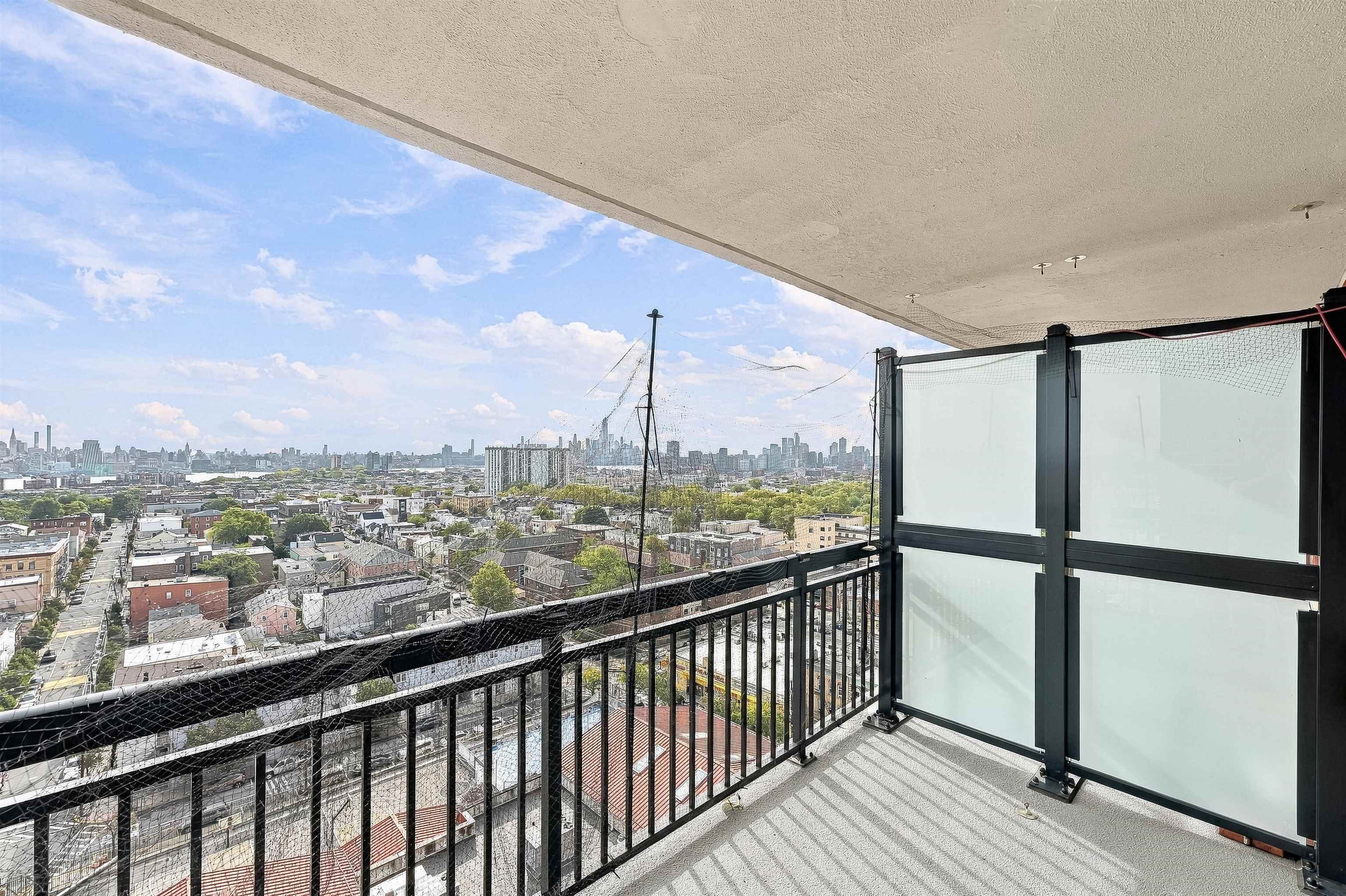 500 CENTRAL AVE Unit: 1709