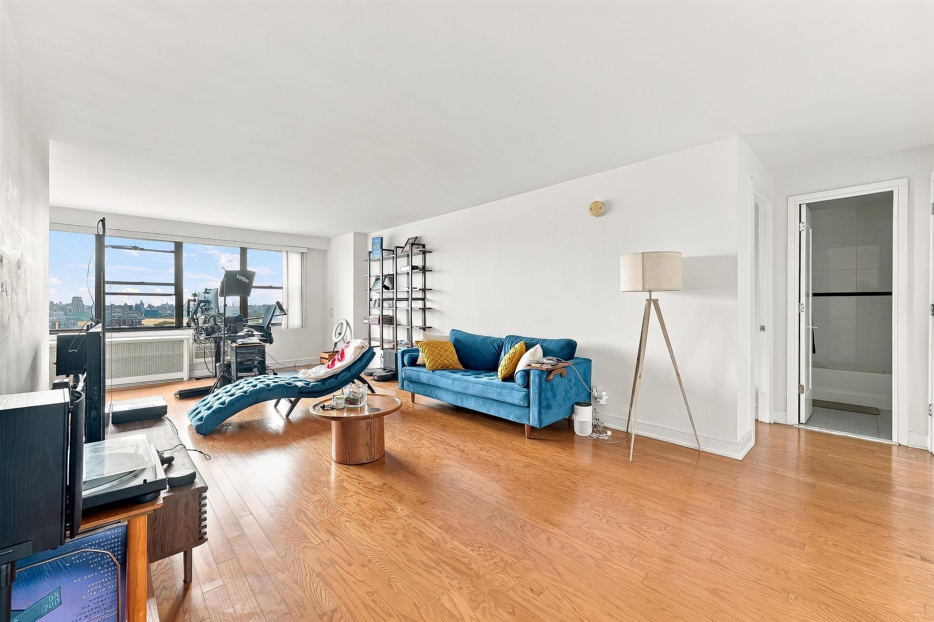 500 CENTRAL AVE Unit: 1709