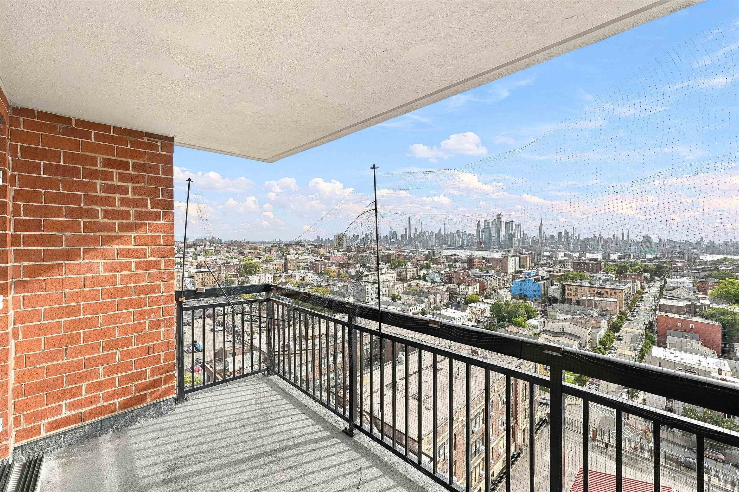 500 CENTRAL AVE Unit: 1709