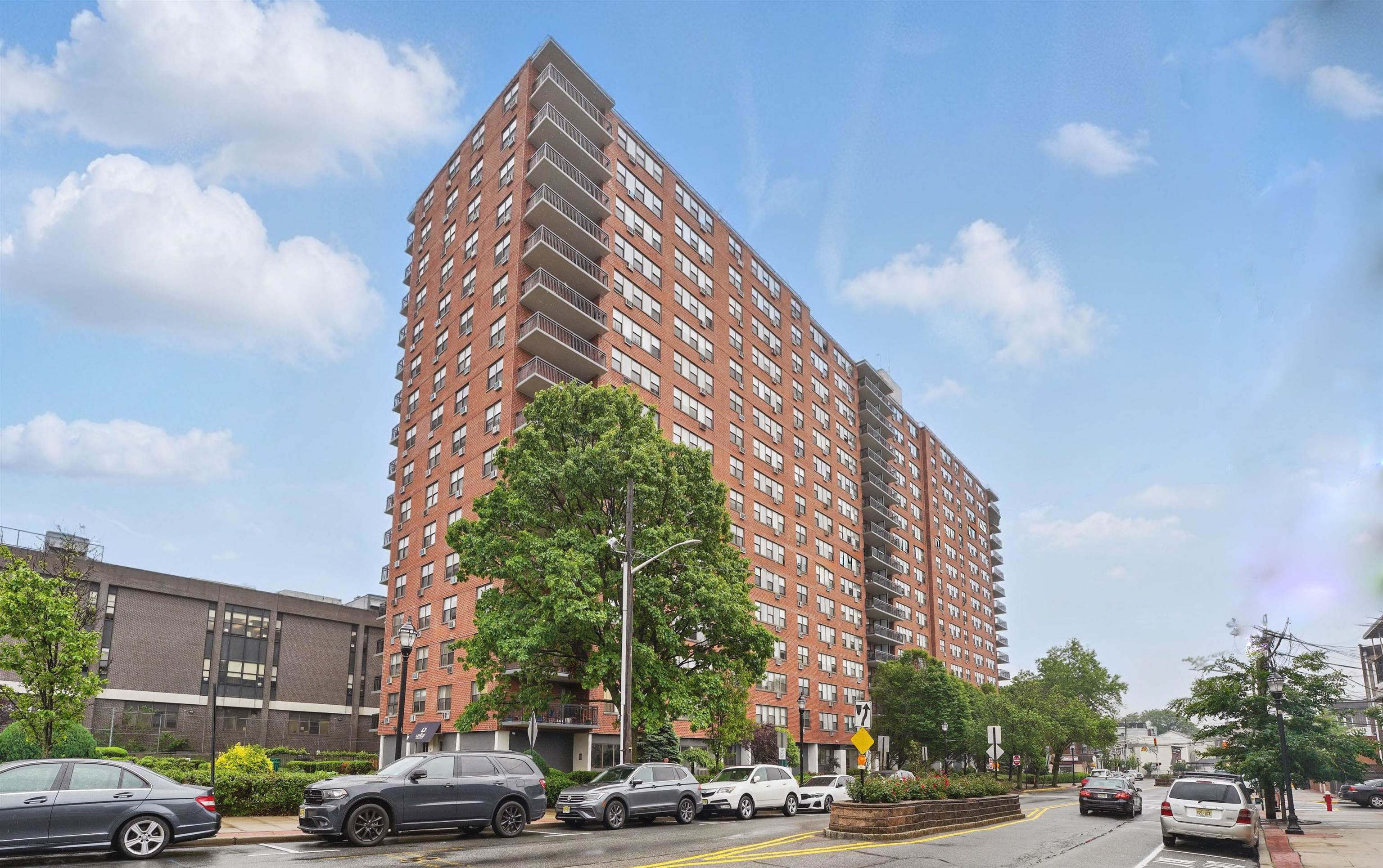 500 CENTRAL AVE Unit: 1709