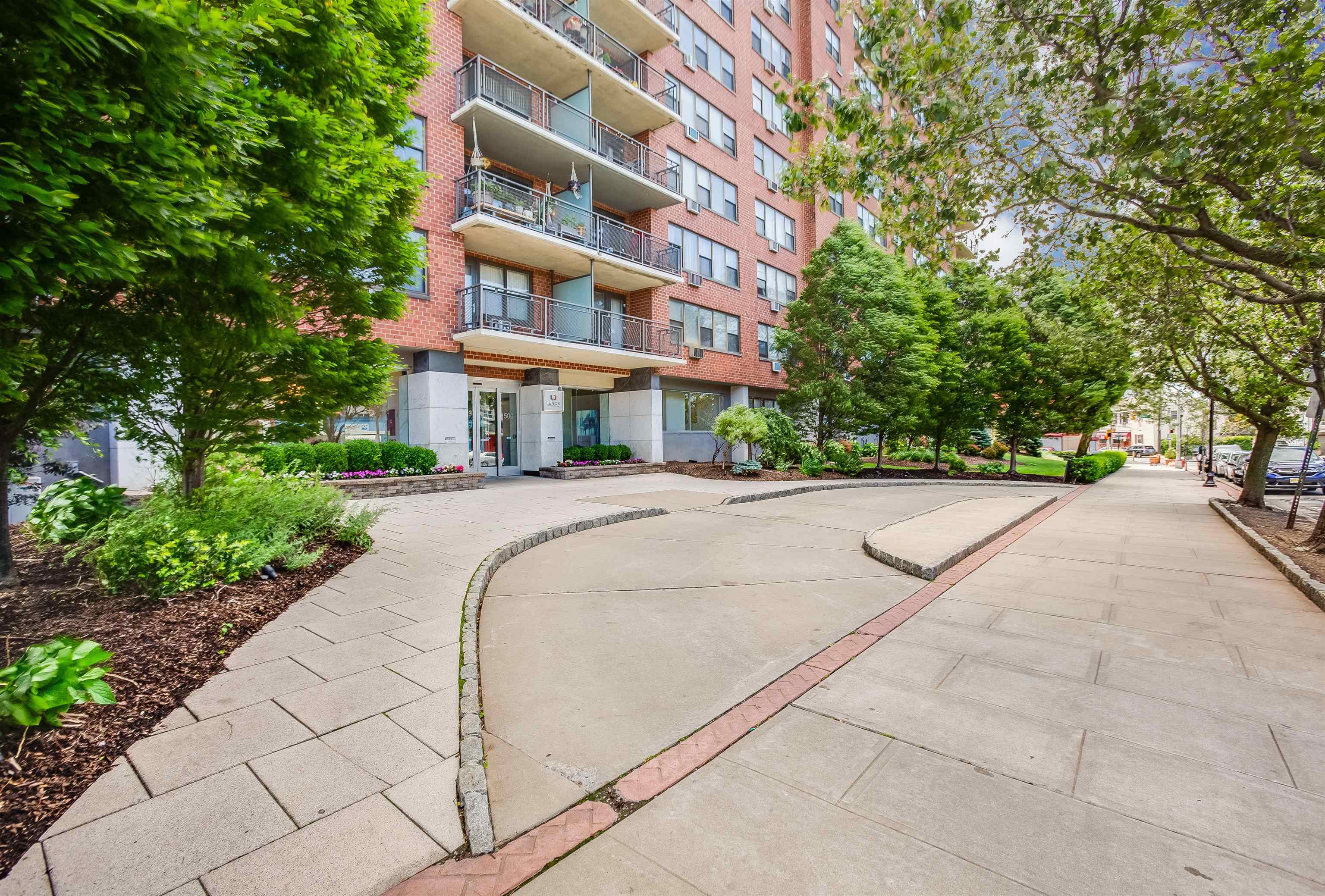 500 CENTRAL AVE Unit: 1709