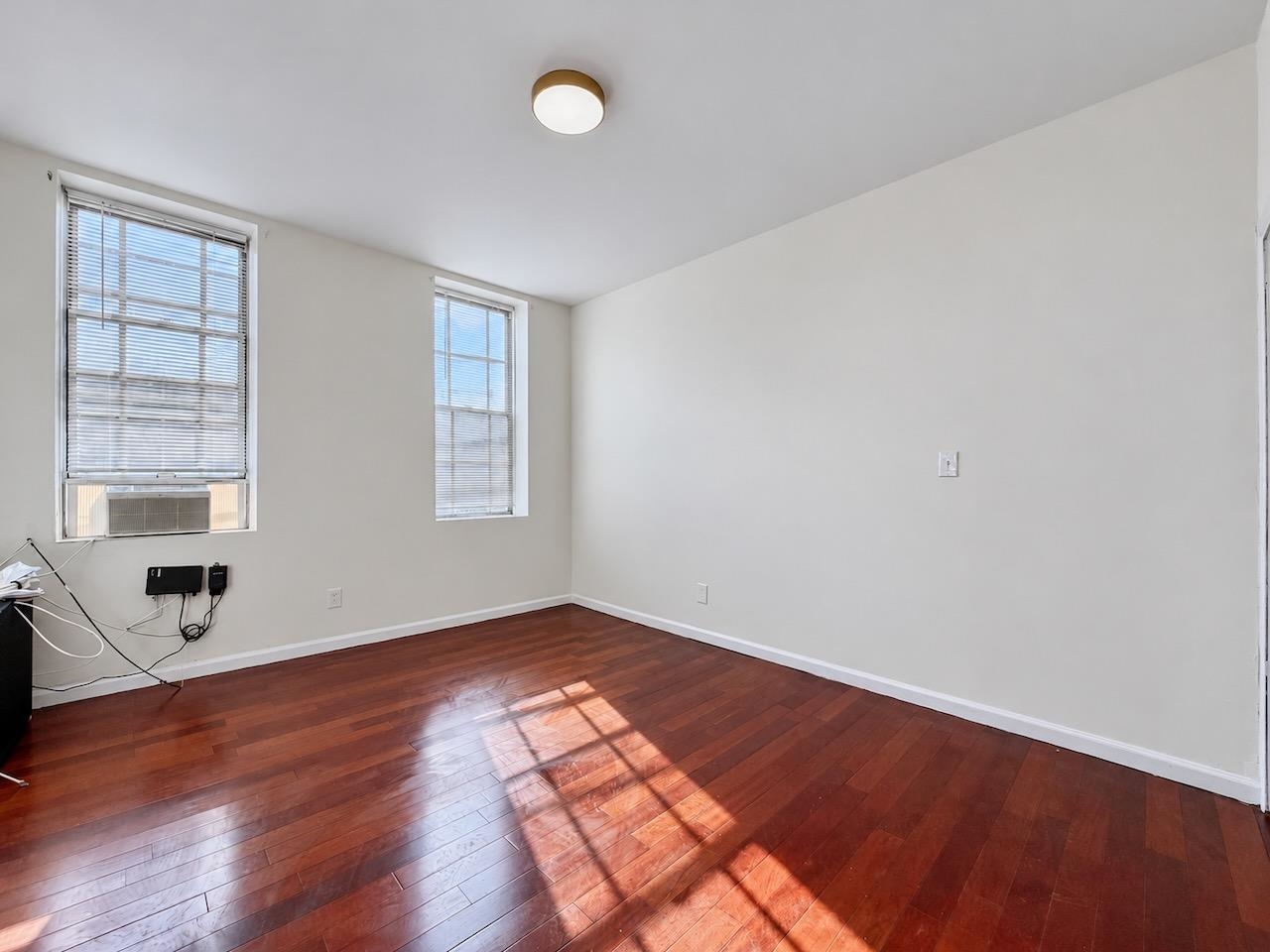 59 WEBSTER AVE Unit: 1