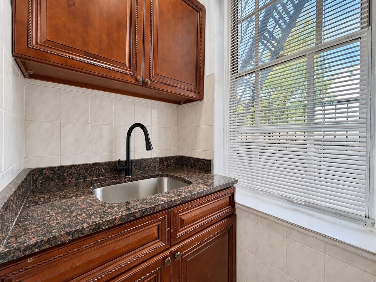 59 WEBSTER AVE Unit: 1